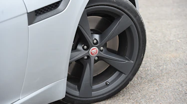 Jaguar F-Type 400 Sport - wheel