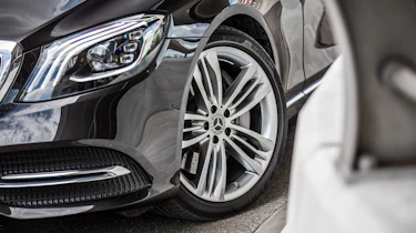 Mercedes S-Class - wheel