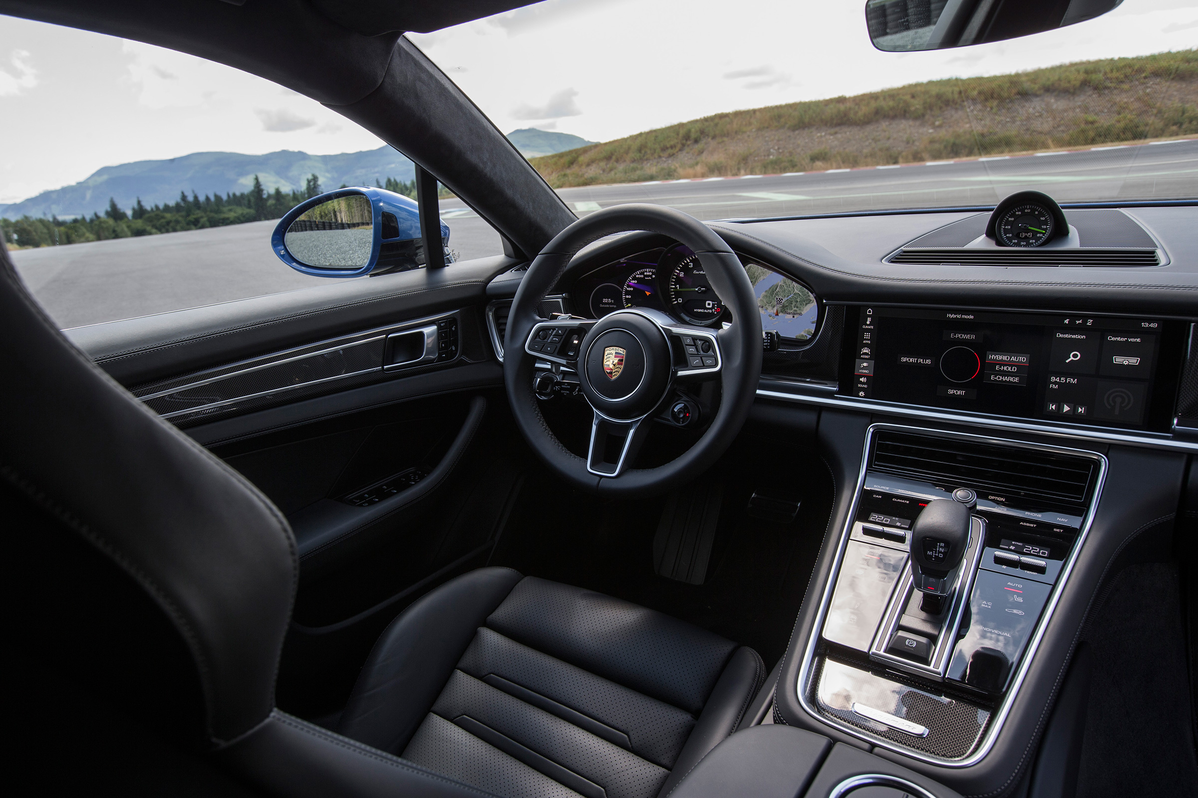 Porsche Panamera Turbo S E Hybrid - interior