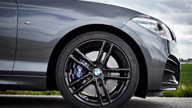 BMW M240i Coupe facelift review - wheel