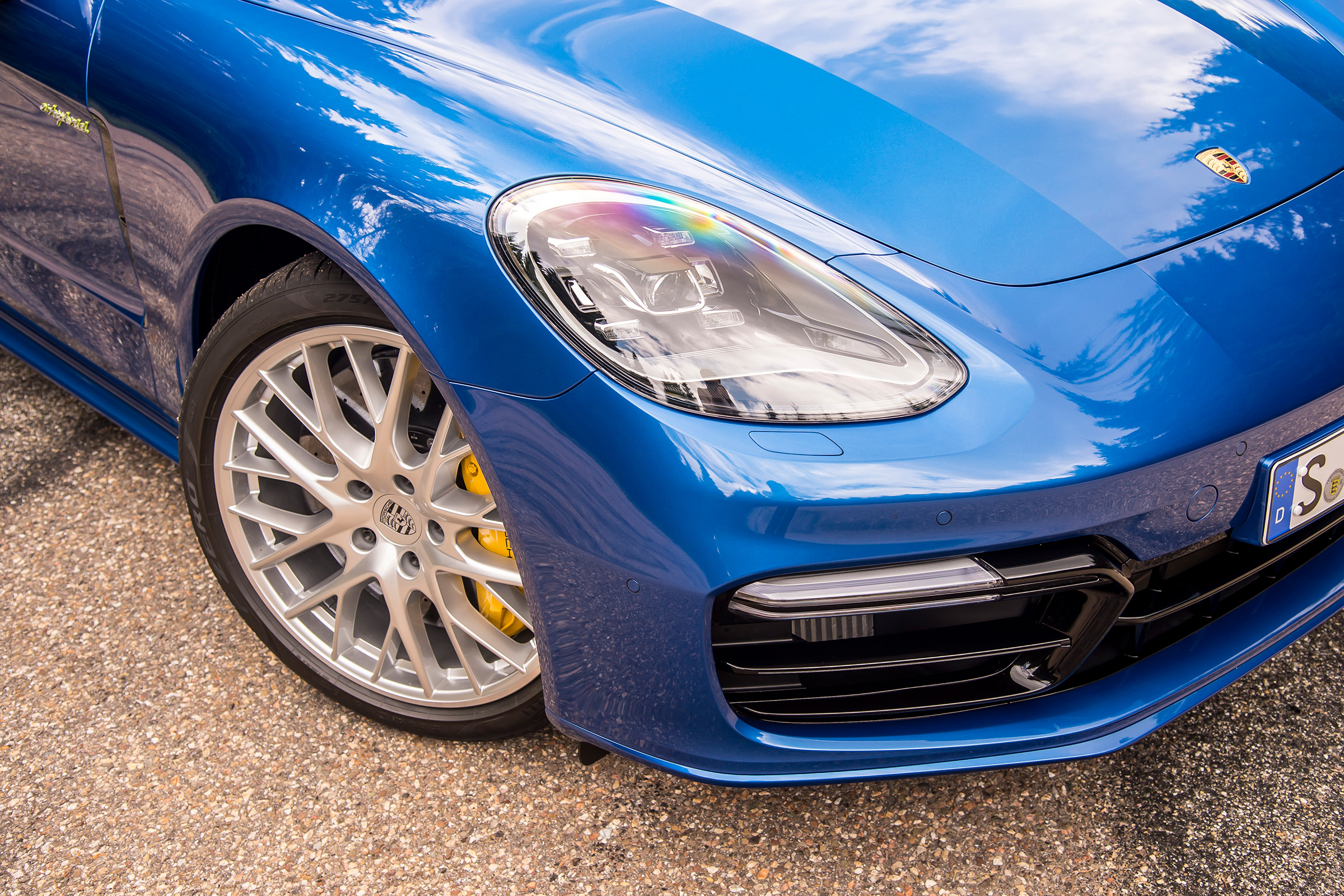 Porsche Panamera Sport Turismo 2017 review - headlight