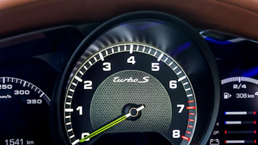 Porsche Panamera Turbo S E Hybrid - rev counter