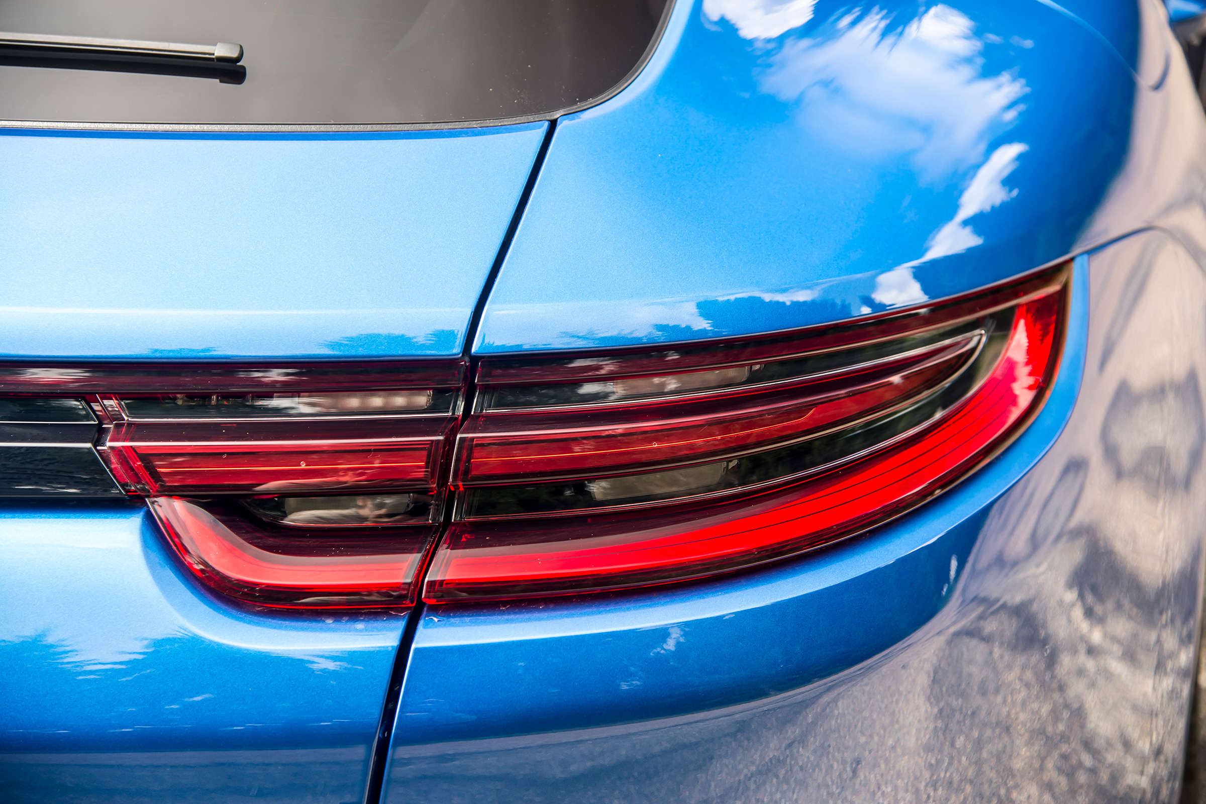 Porsche Panamera Sport Turismo 2017 review - taillight