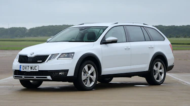Skoda Octavia Scout - front static