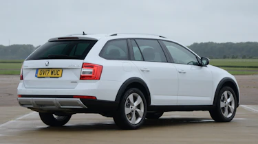 Skoda Octavia Scout - rear static