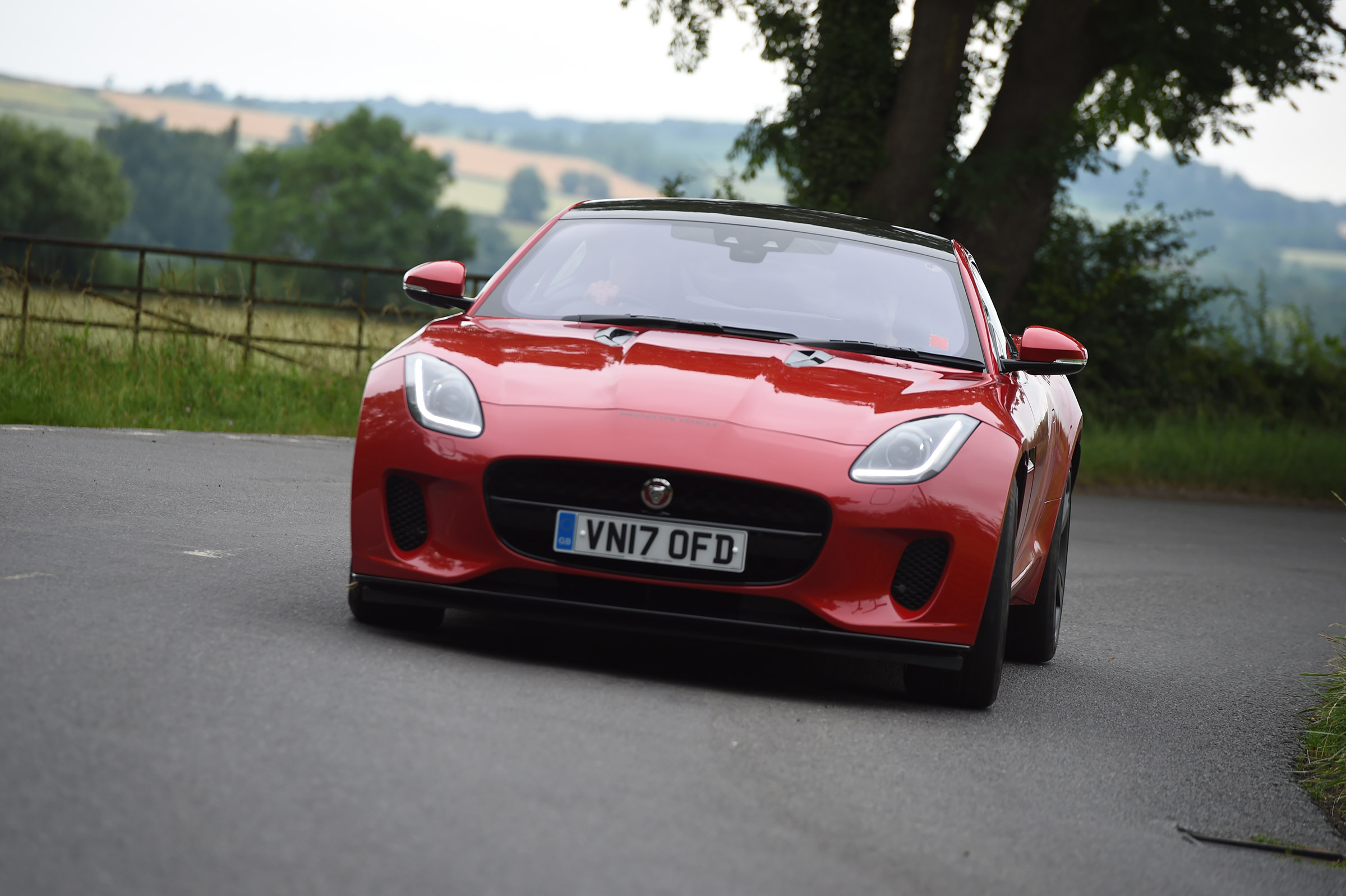 Jaguar F-Type 4-cylinder - front cornering