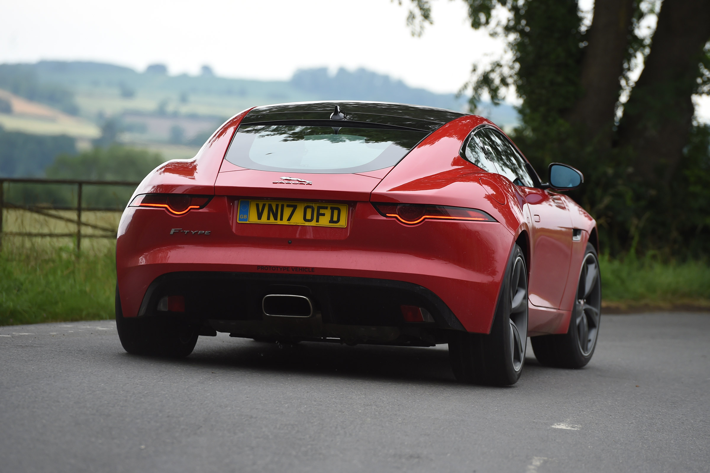 Jaguar F-Type 4-cylinder - rear