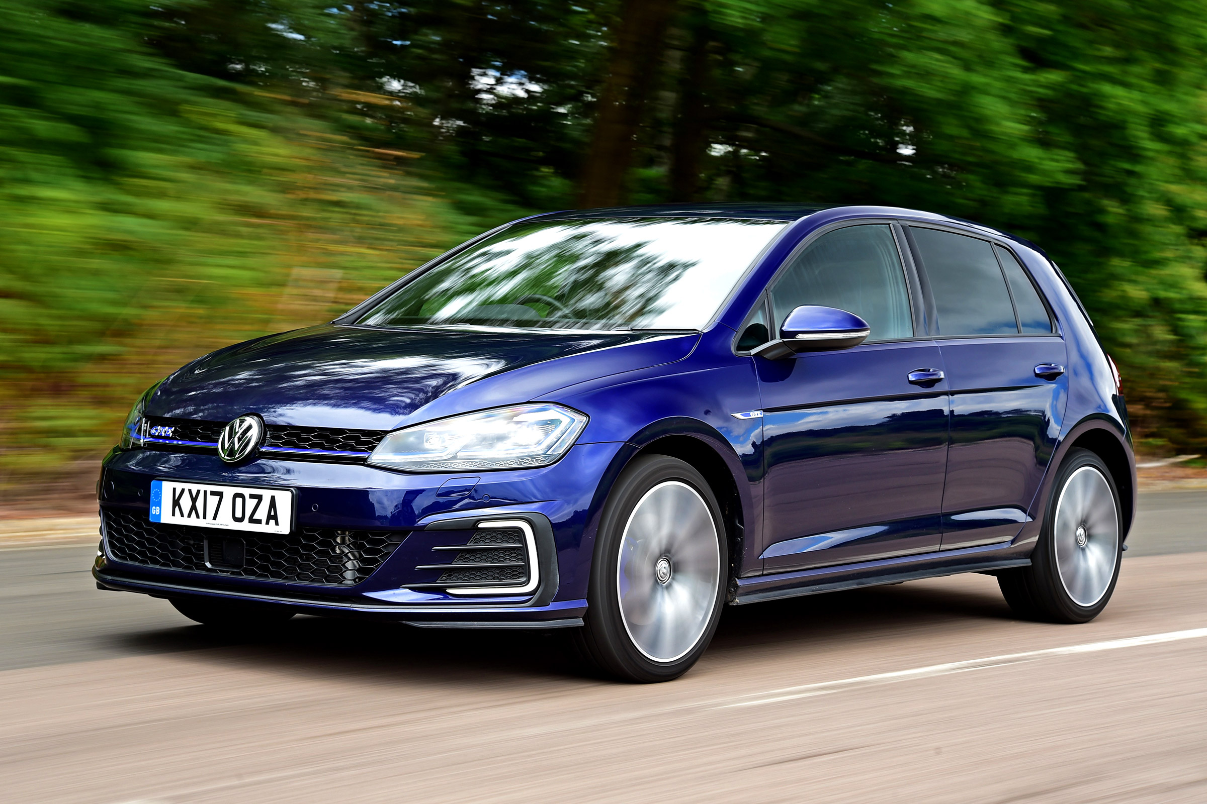 Volkswagen Golf GTE - front