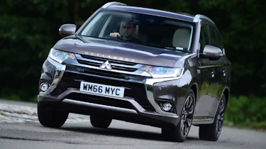 Mitsubishi Outlander PHEV - front action