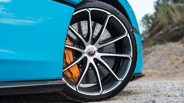 McLaren 570S Spider front wheel detail