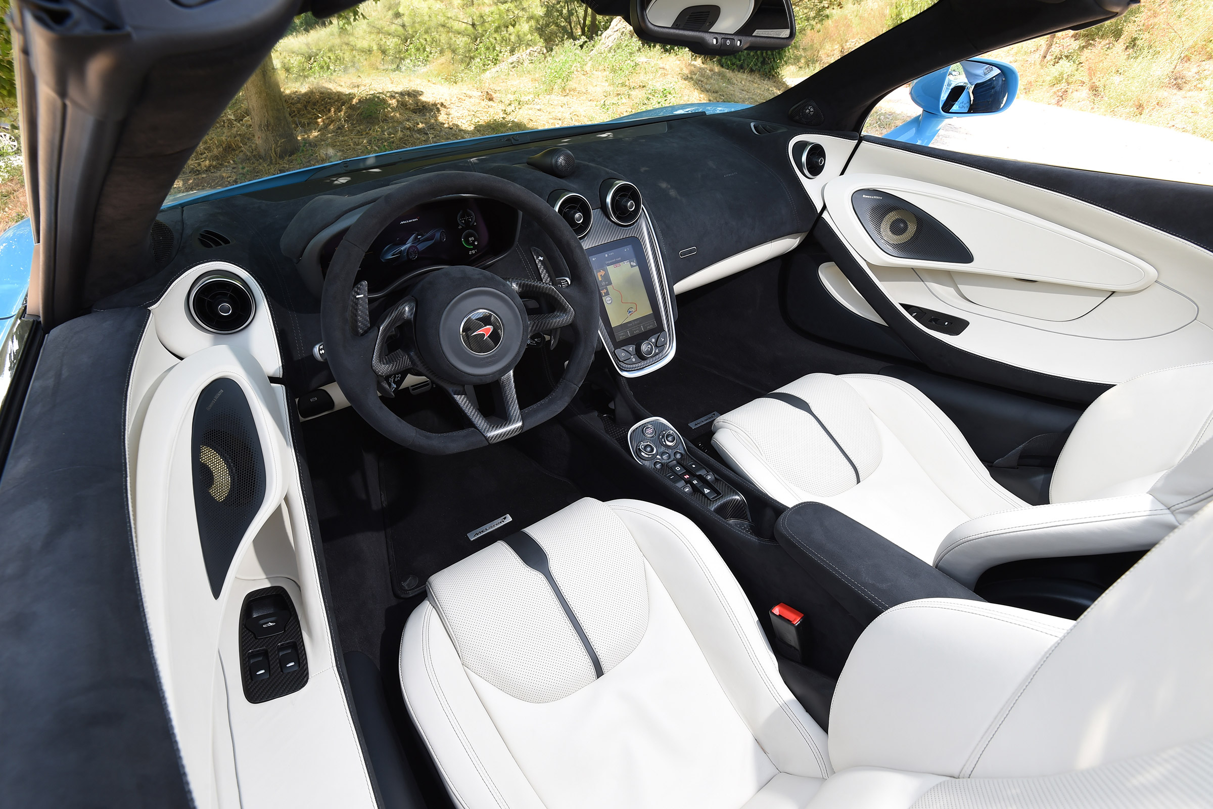 McLaren 570S Spider interior