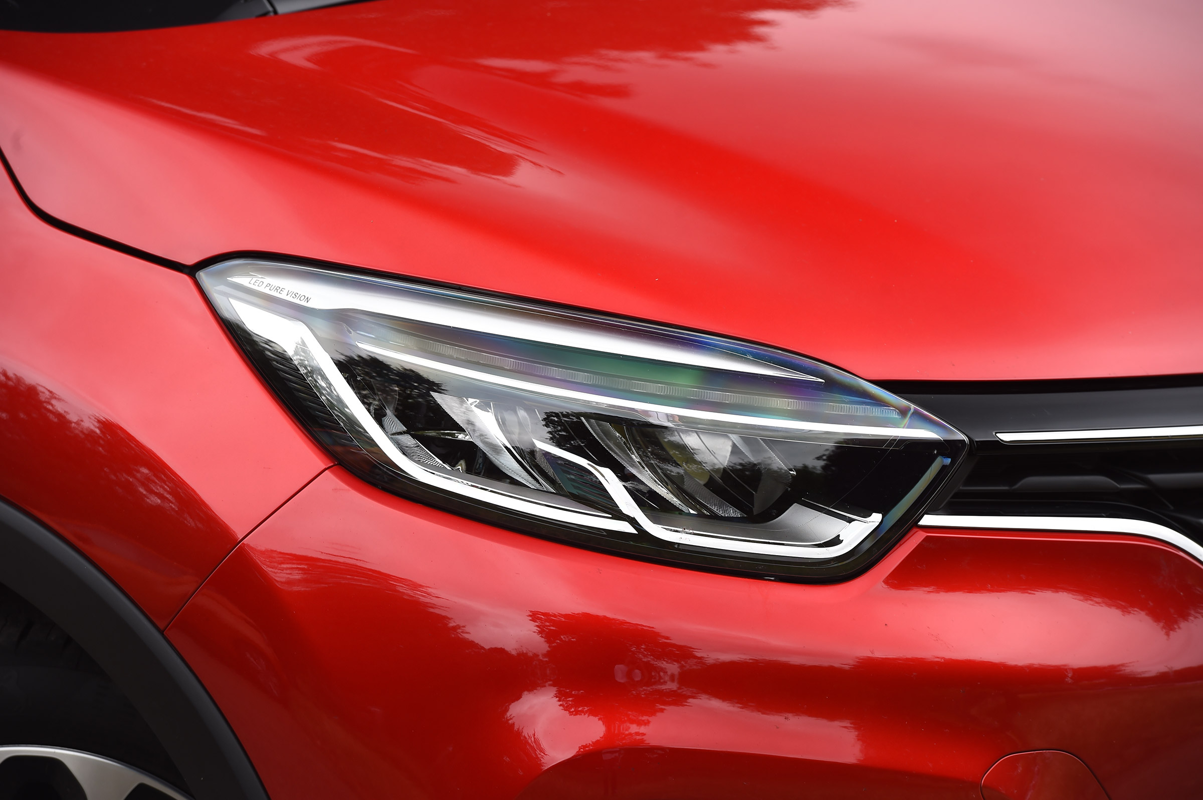 Renault Captur - front light