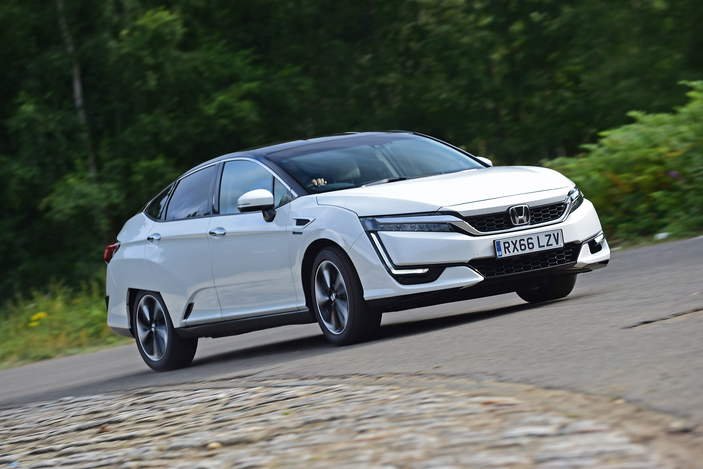 Honda Clarity - front cornering