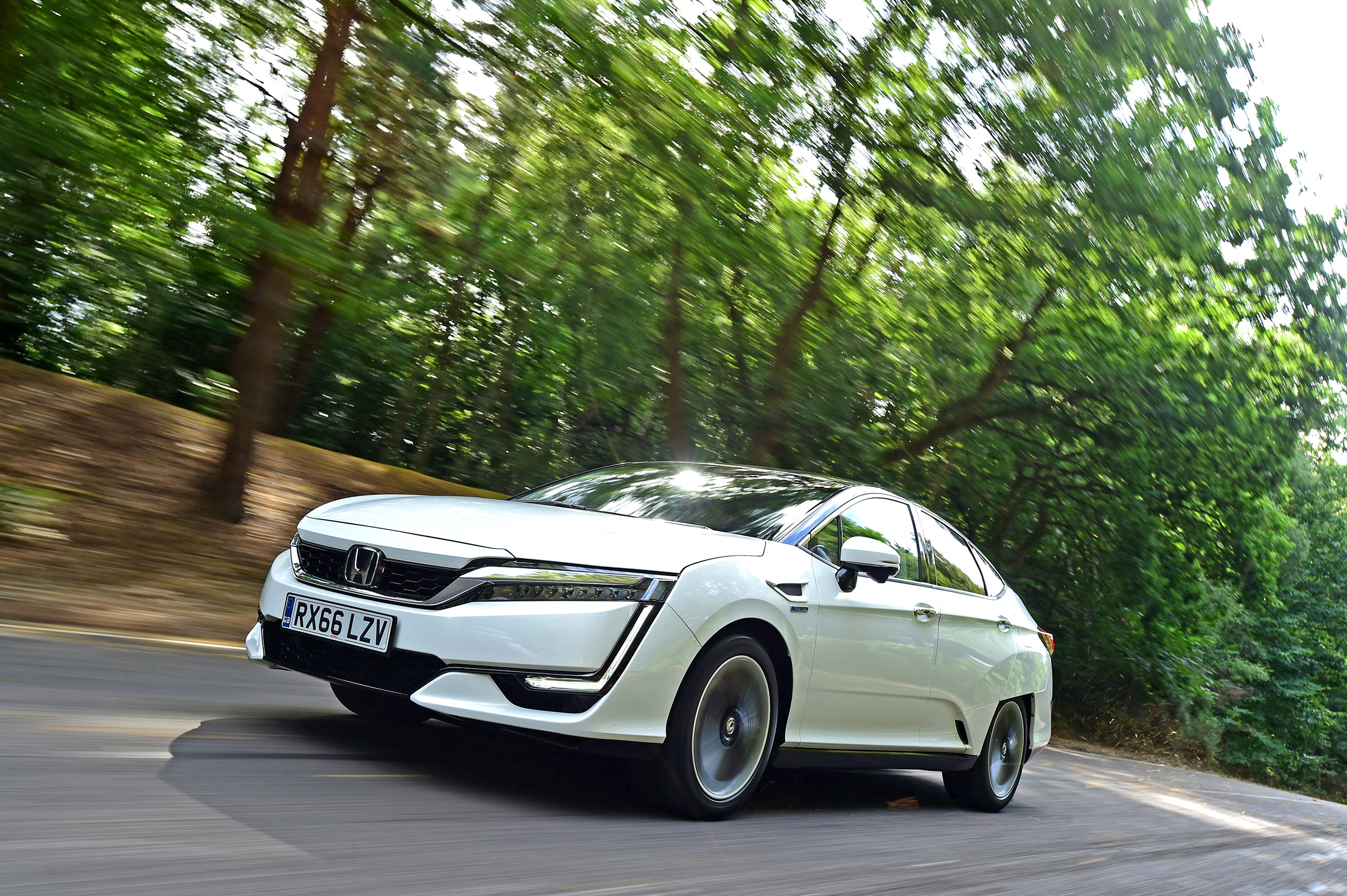 Honda Clarity - front tracking