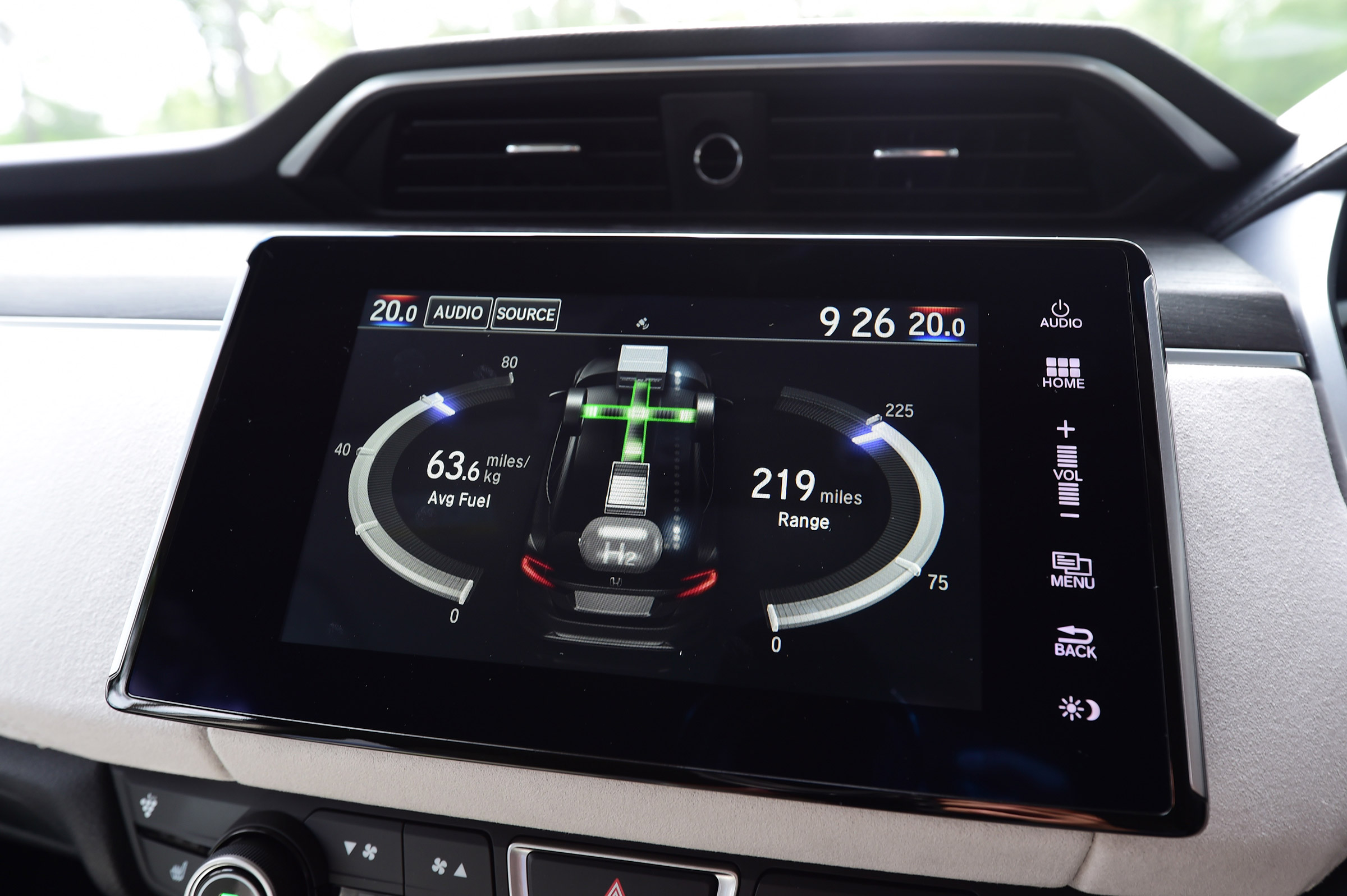 Honda Clarity - infotainment