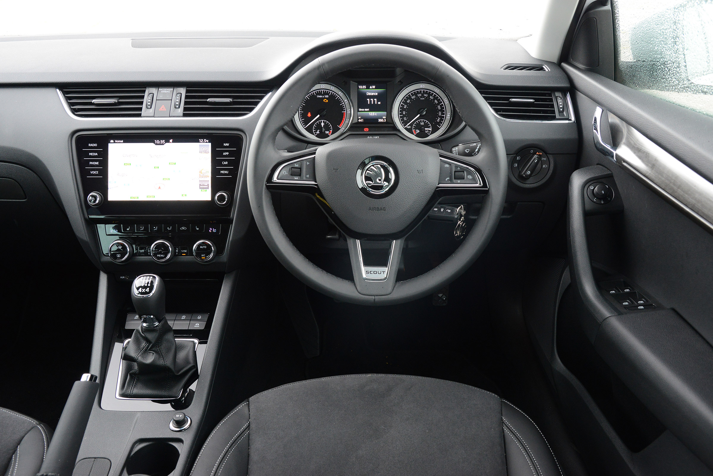 Skoda Octavia Scout - dash