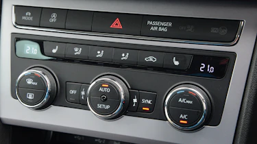 SEAT Leon X-Perience - centre console