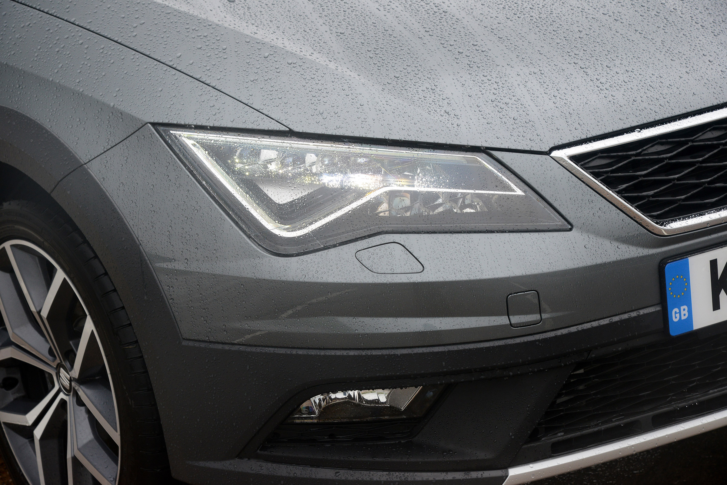 SEAT Leon X-Perience - front light