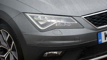 SEAT Leon X-Perience - front light