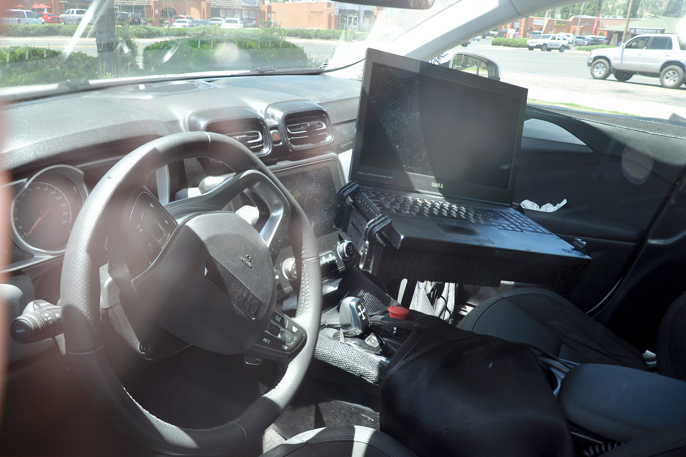 Lynk &amp; Co 03 spy shots interior