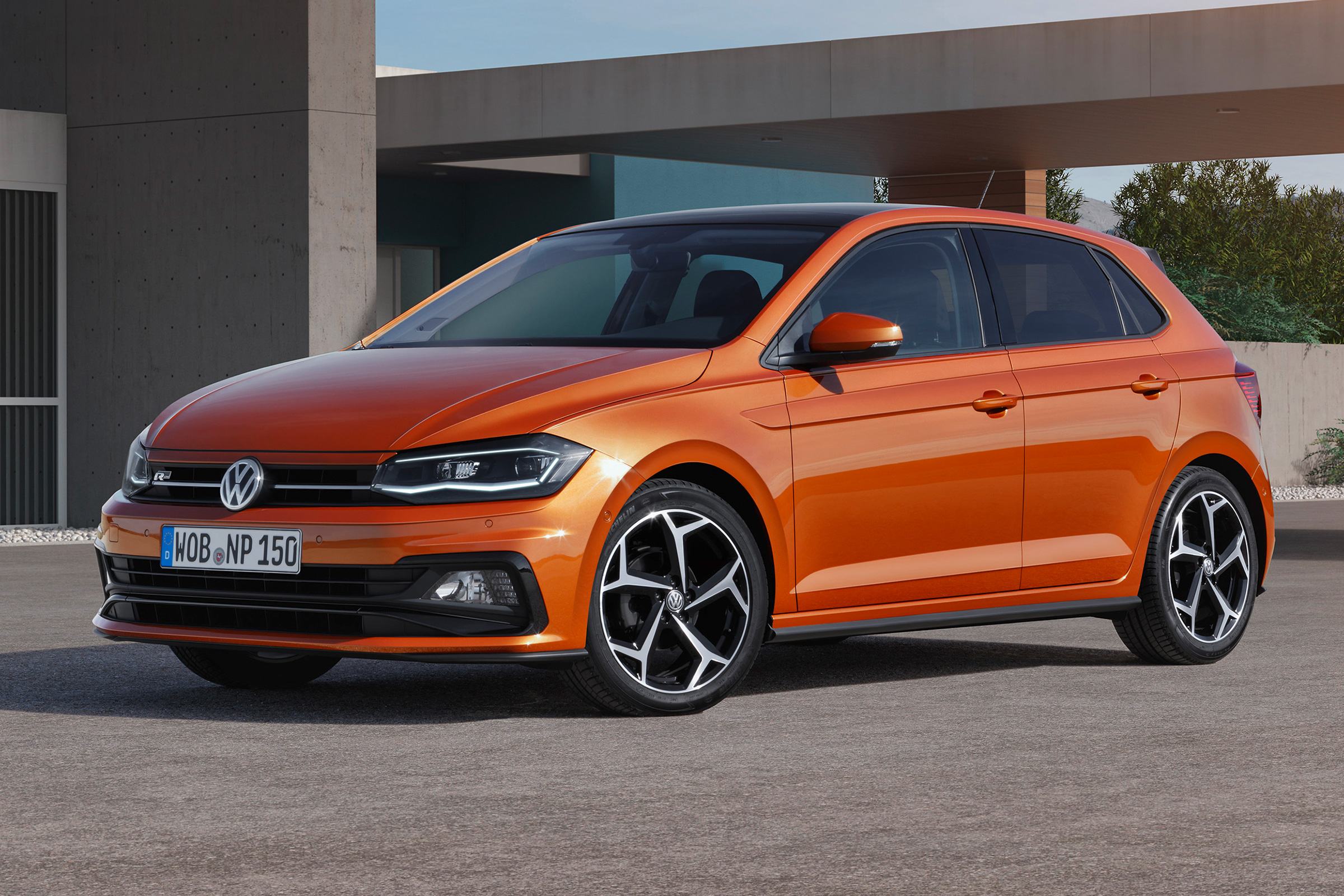 Volkswagen Polo - front