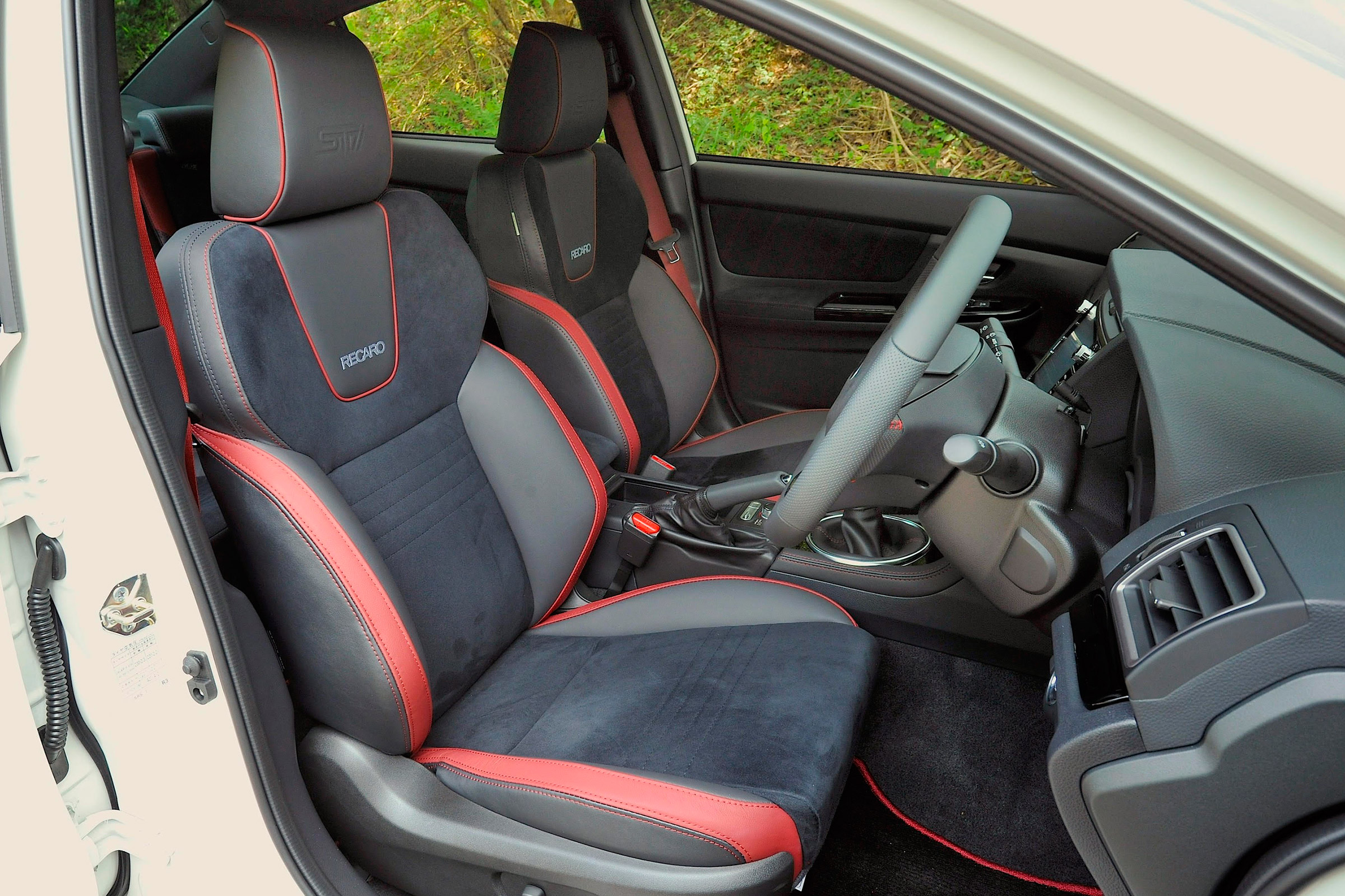 Subaru WRX STI - interior