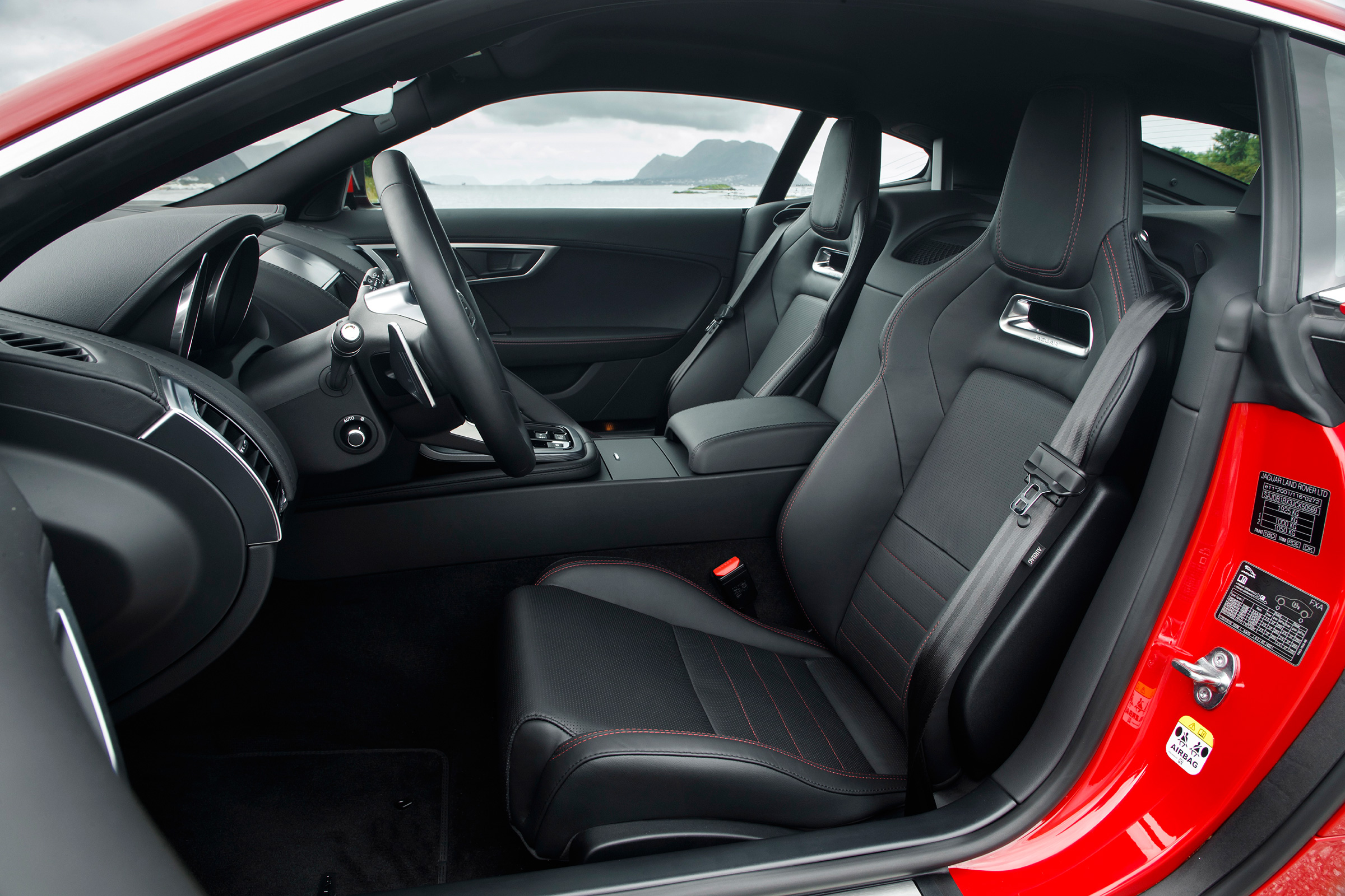 Jaguar F-Type 4-cyl review - interior