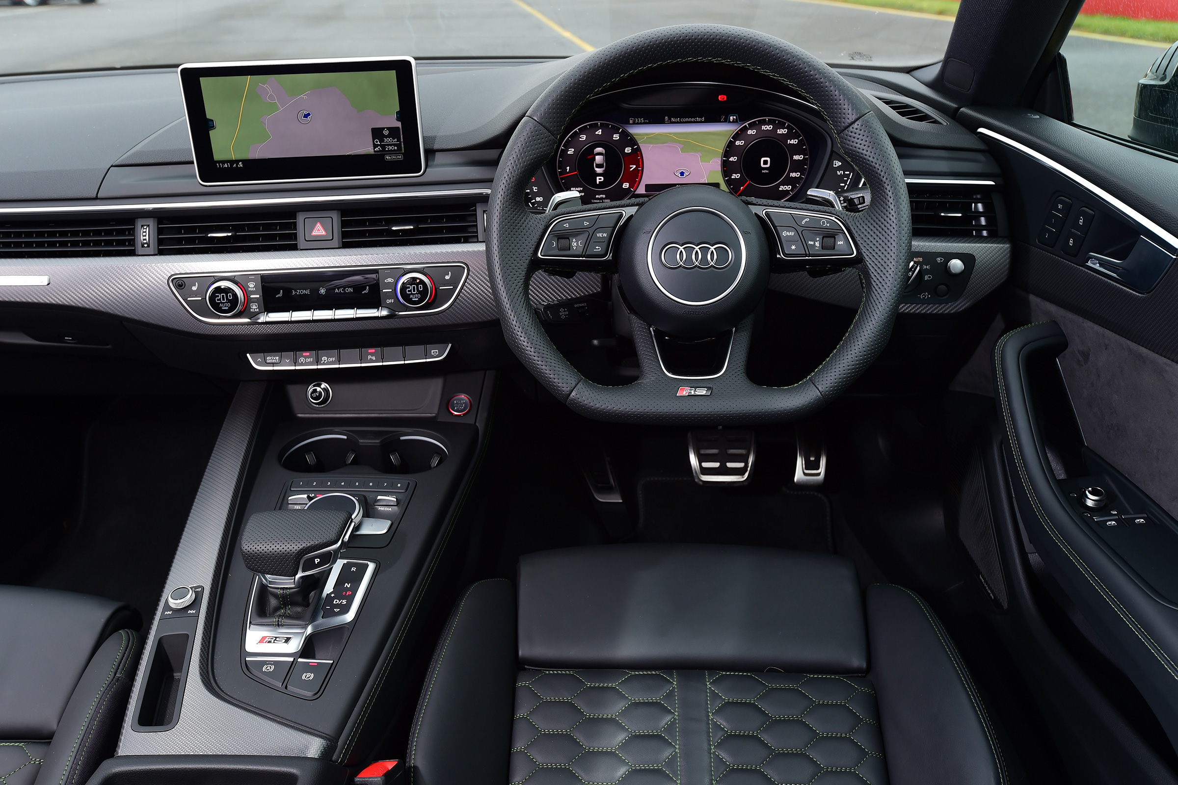 Audi RS 5 - steering wheel