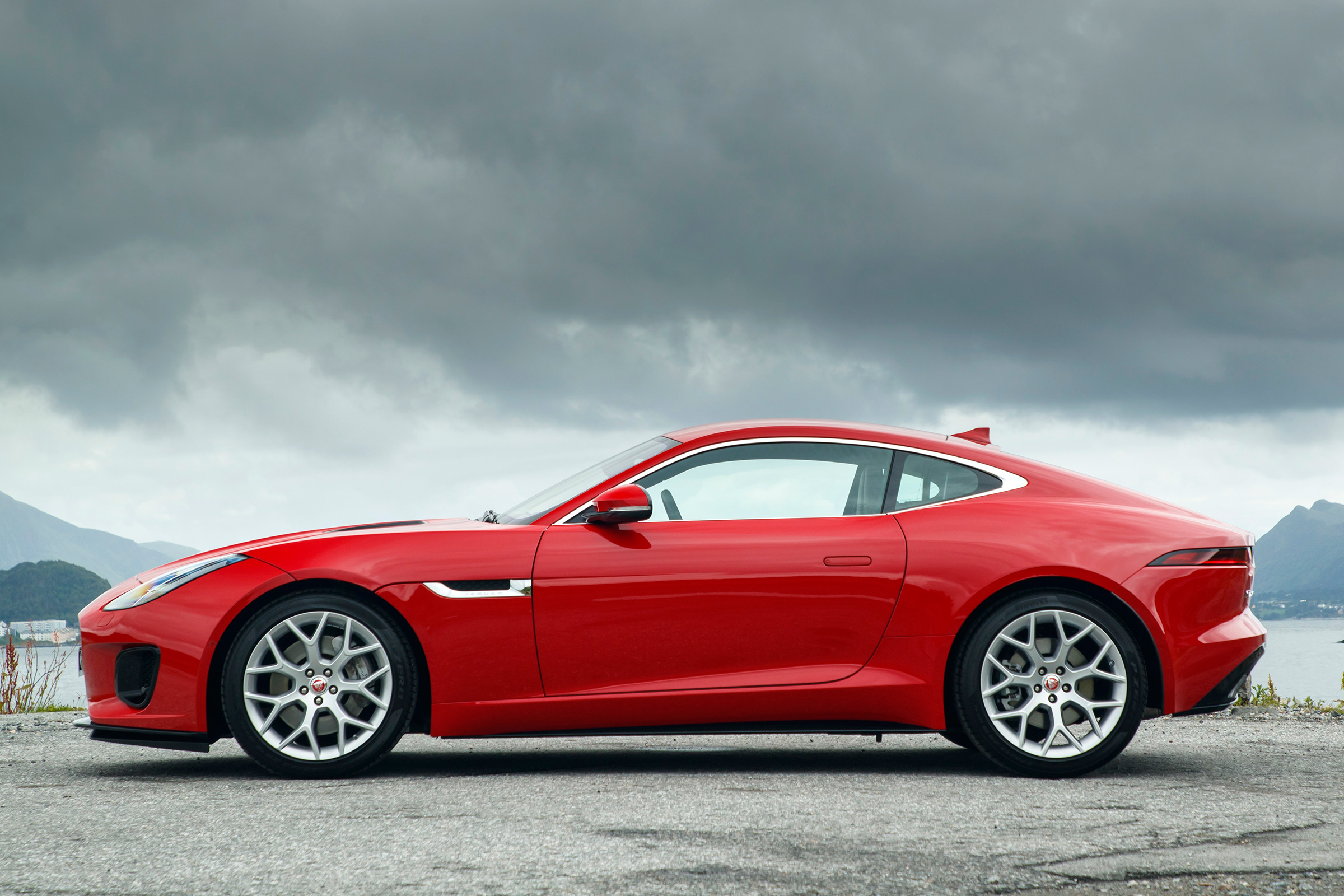 Jaguar F-Type 4-cyl review - side