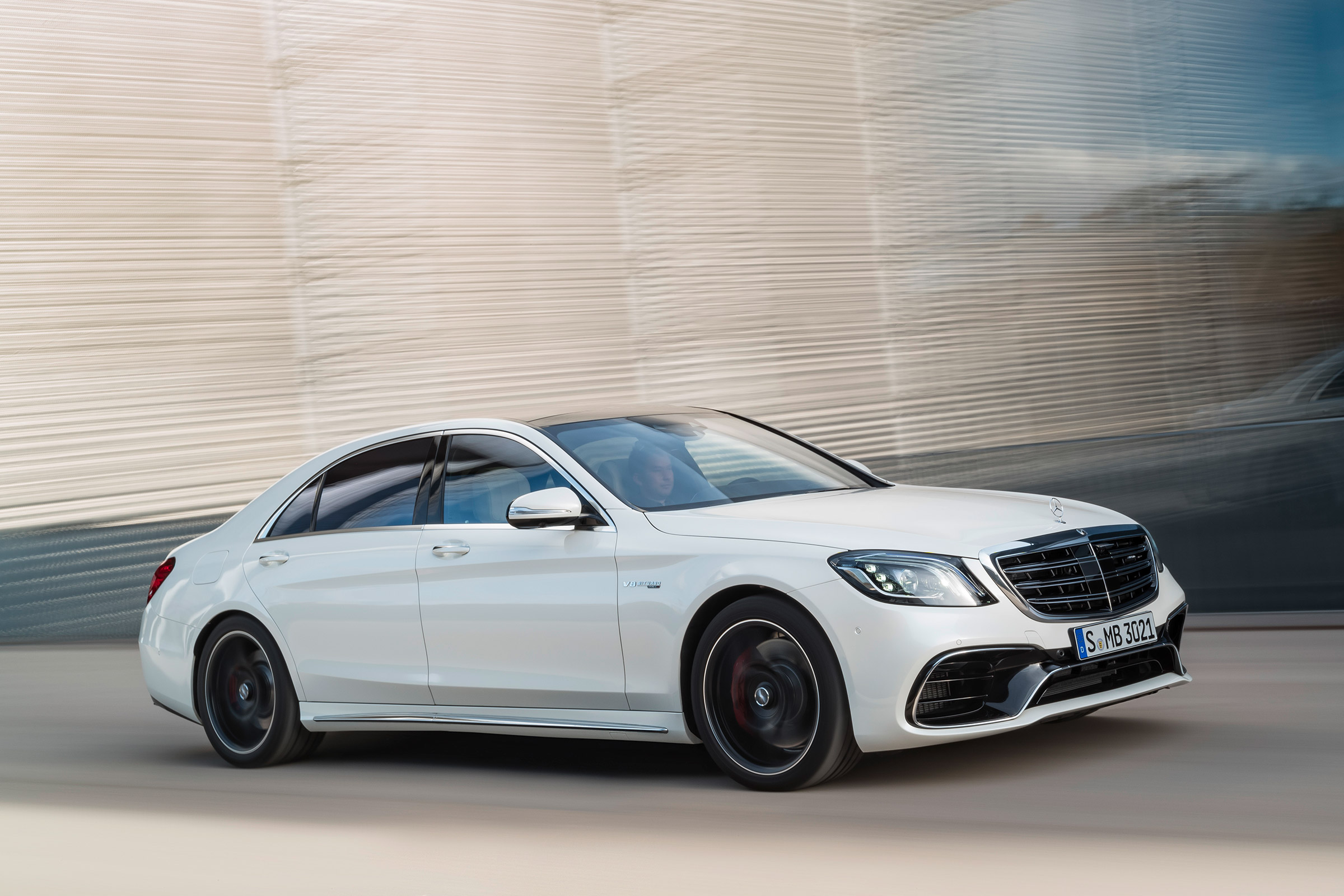 Mercedes-AMG S 63 - front action