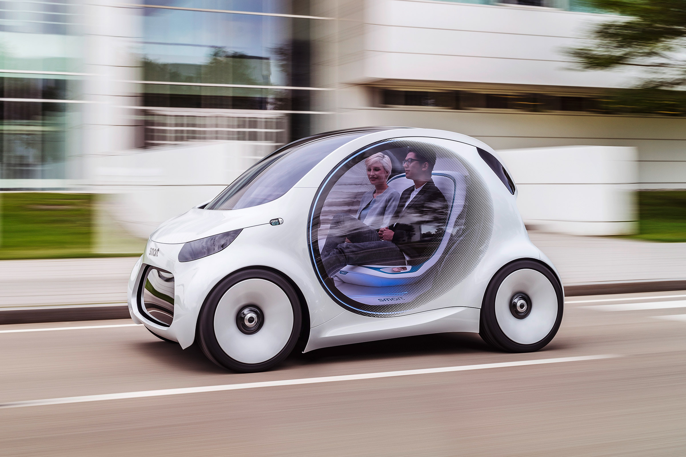 Smart Vision EQ ForFour concept - front tracking