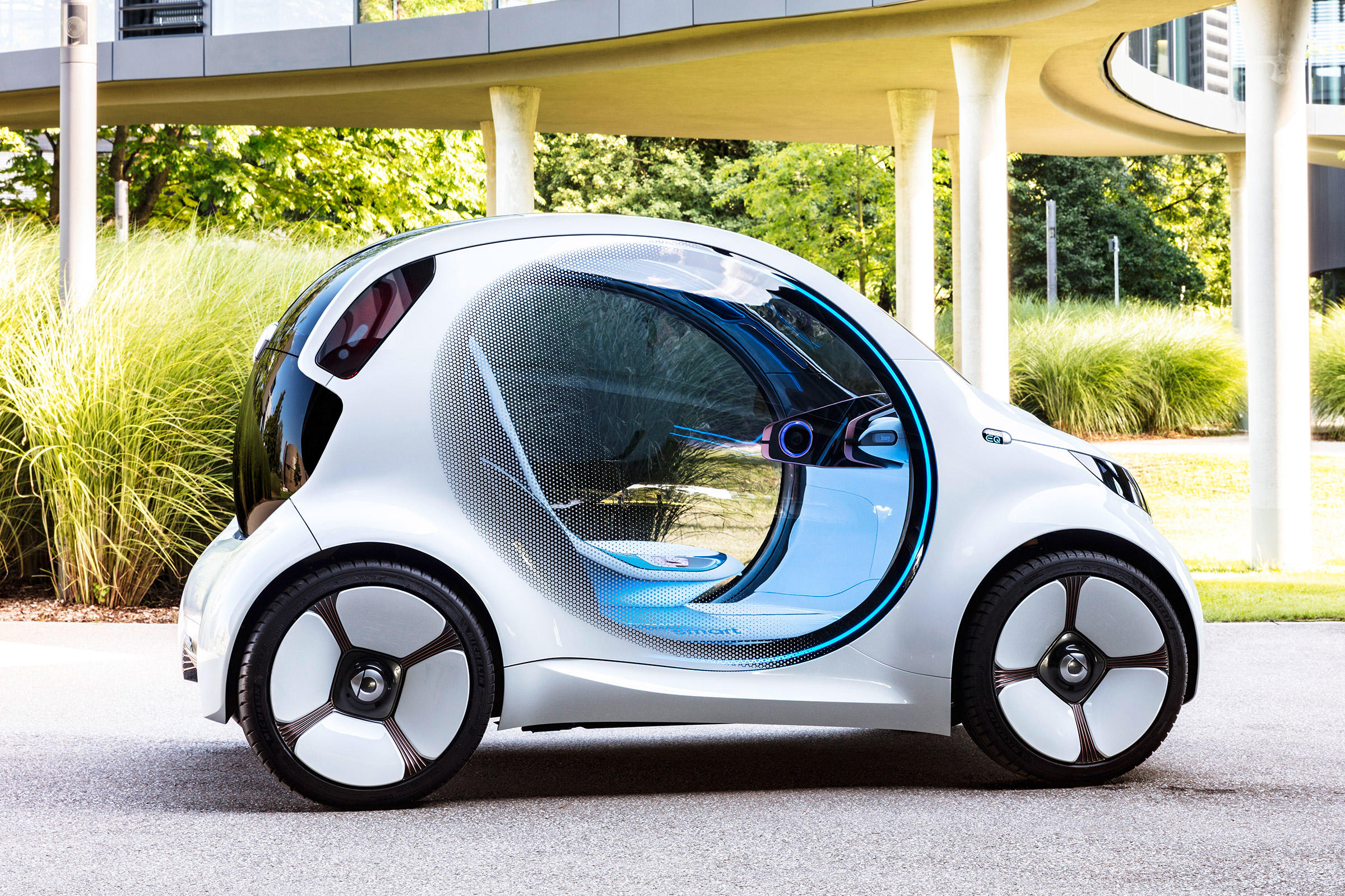 Smart Vision EQ ForFour concept - side static