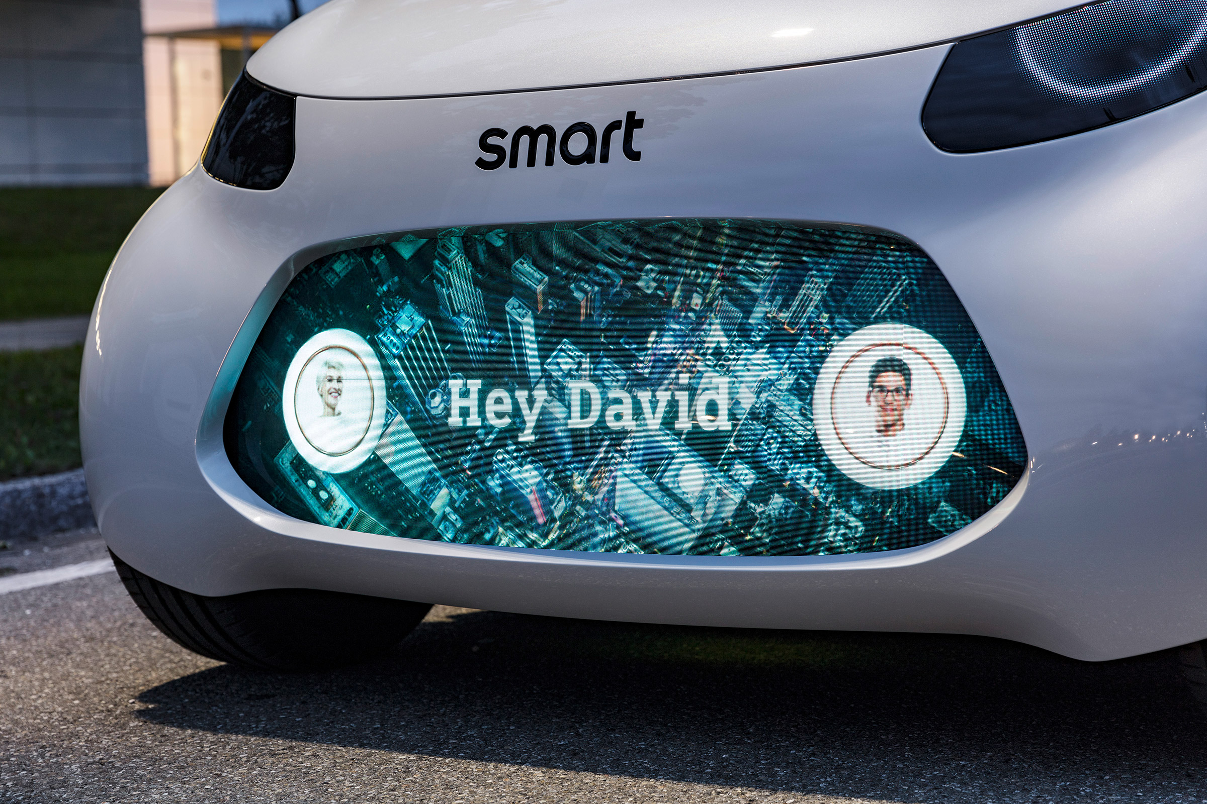 Smart Vision EQ ForFour concept - exterior screen