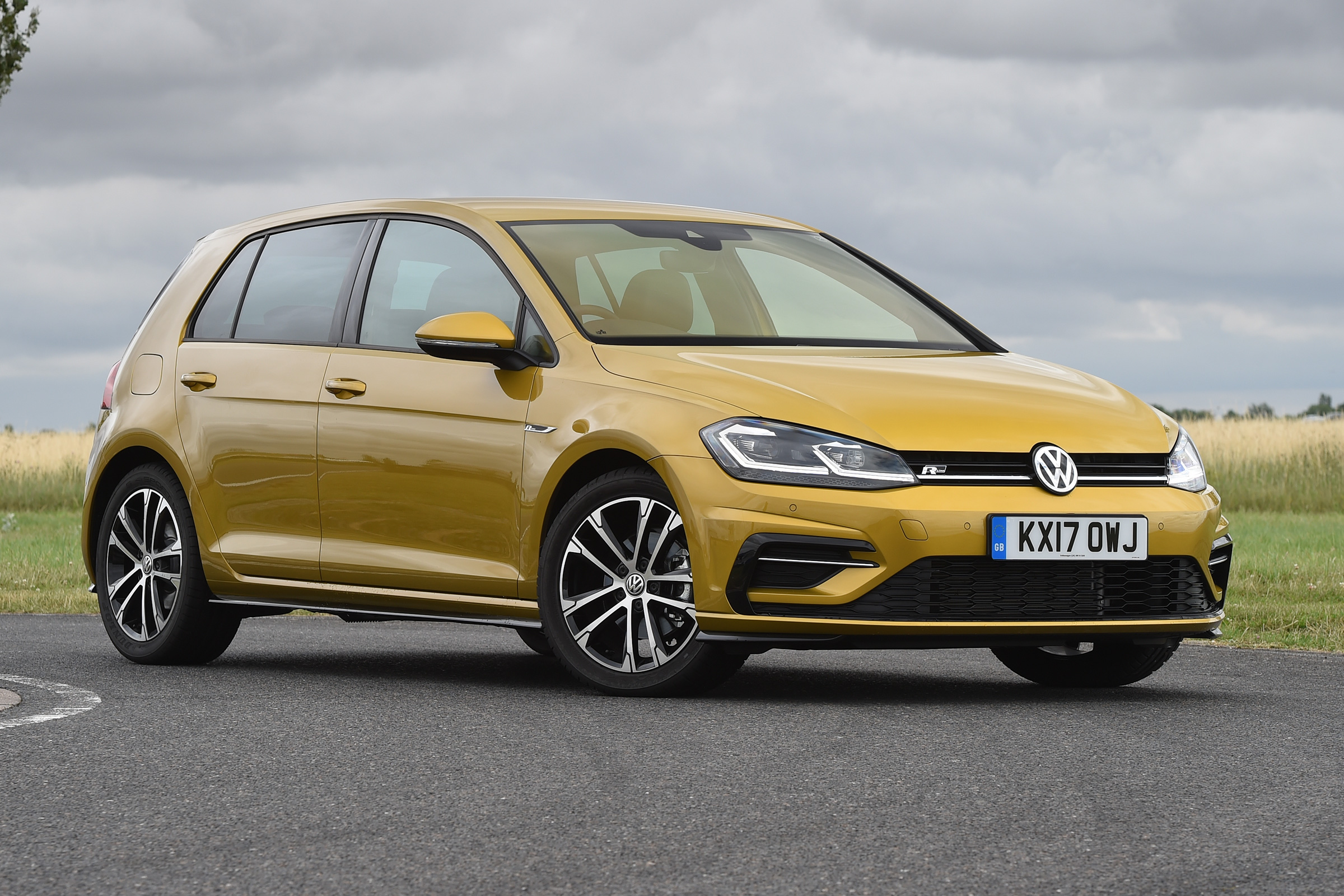 Volkswagen Golf - front