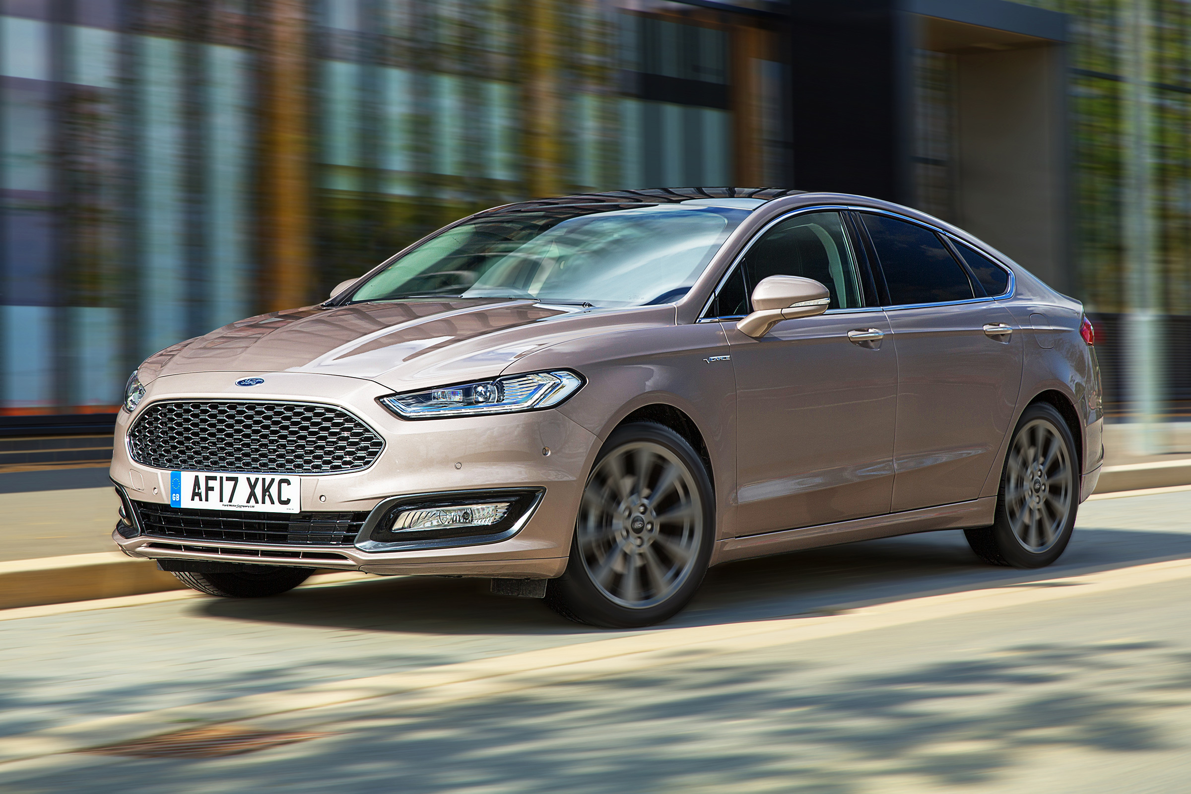 Ford Mondeo Vignale - front