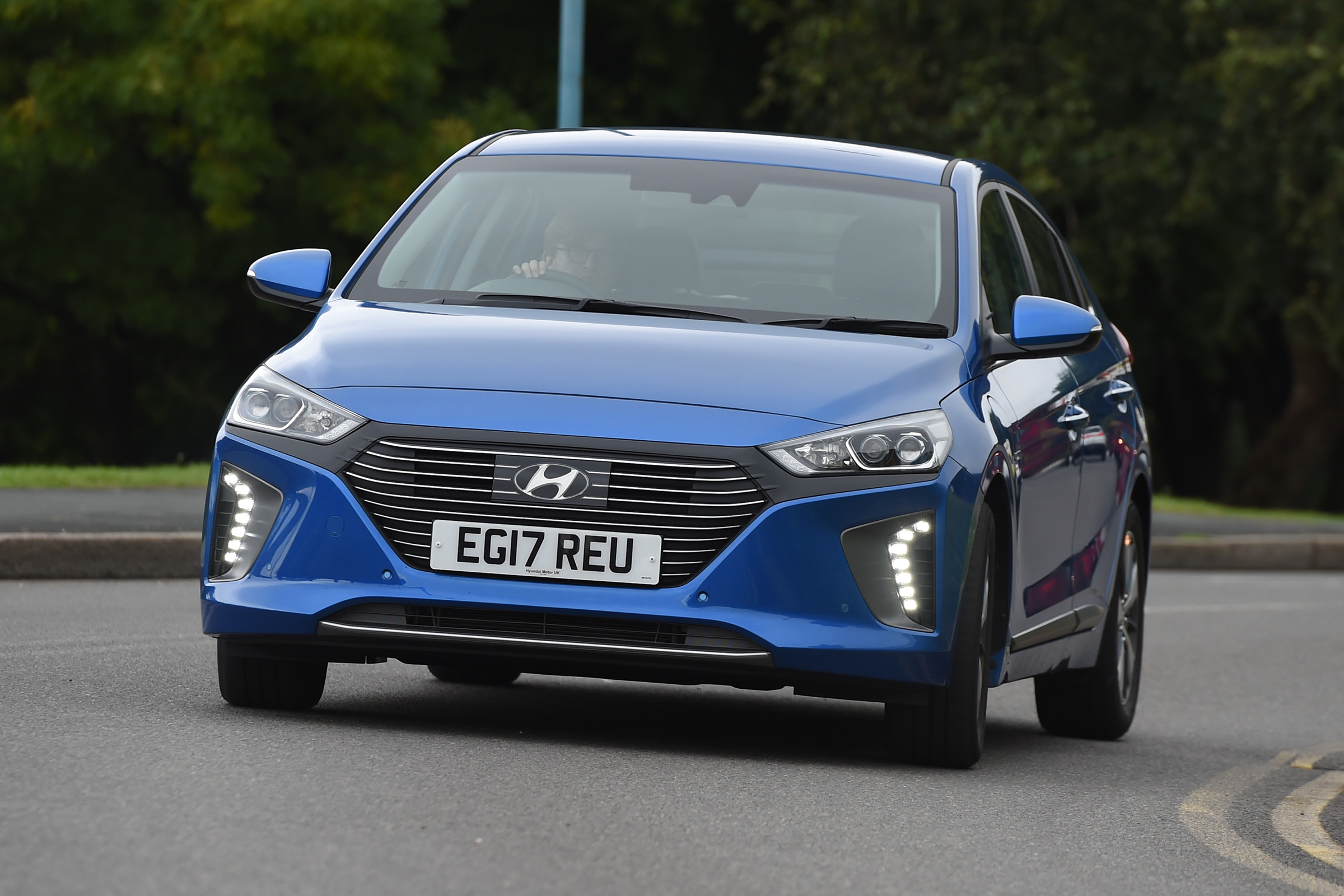 Hyundai Ioniq Plug-in - front