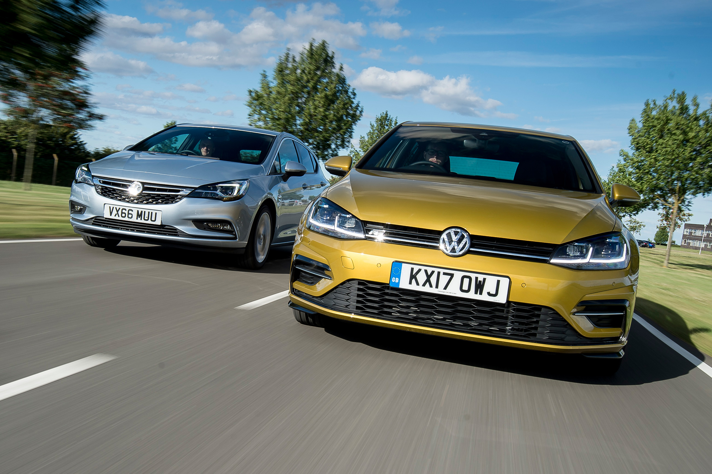 Volkswagen Golf vs Vauxhall Astra