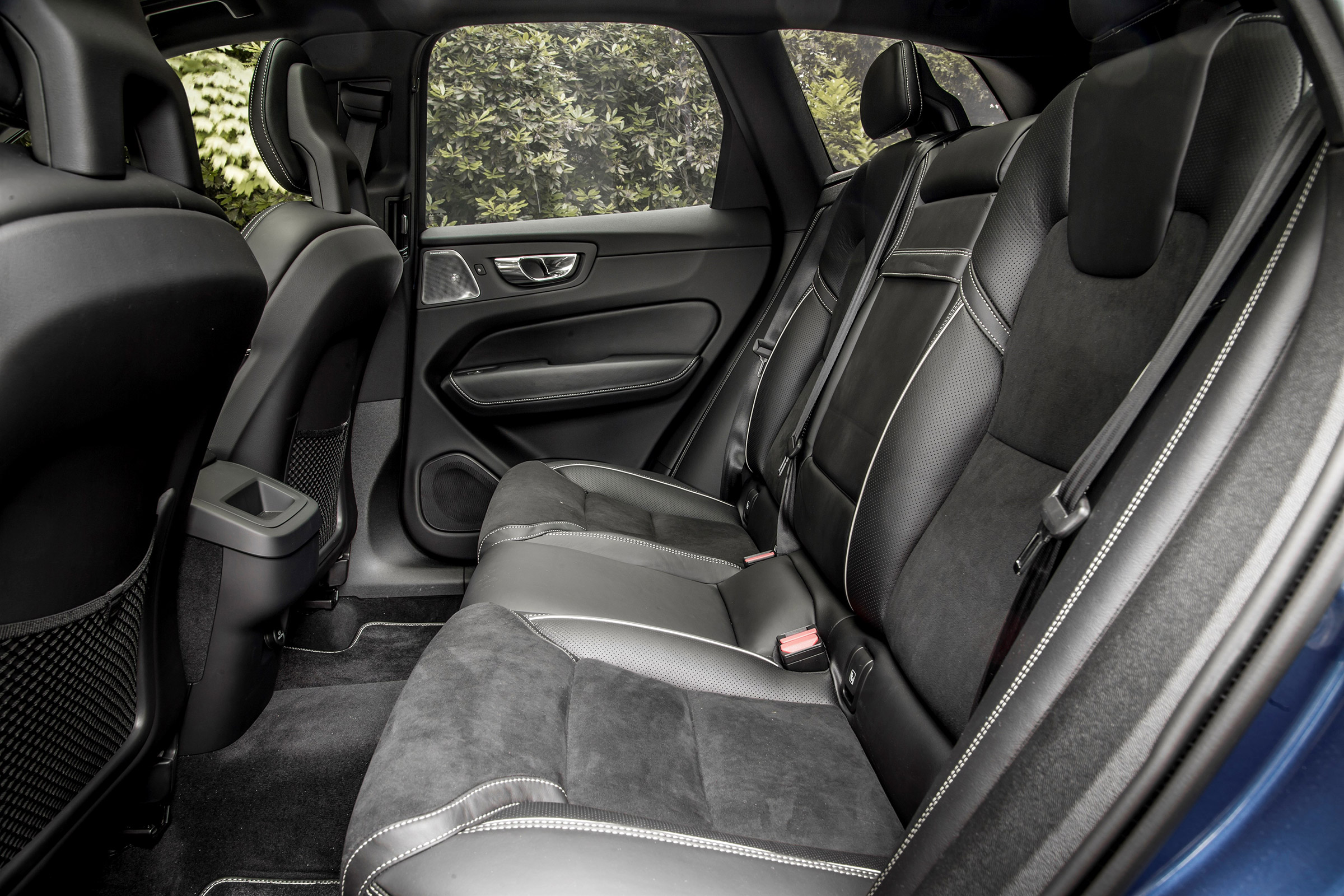 Volvo XC60 T8 - rear seats