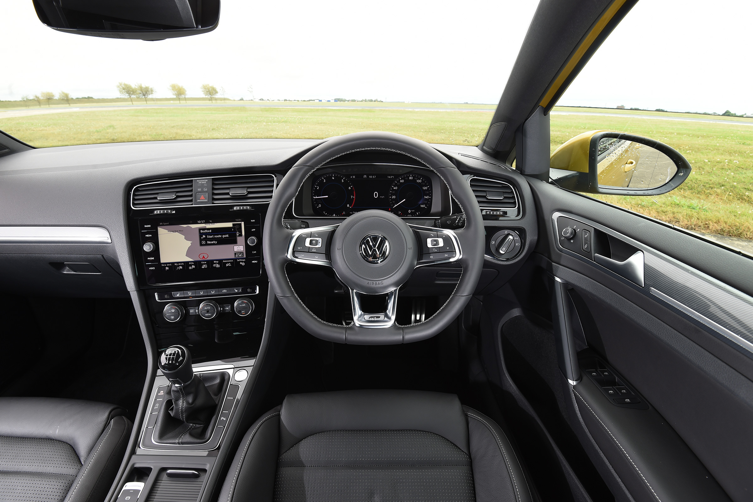 Volkswagen Golf - interior