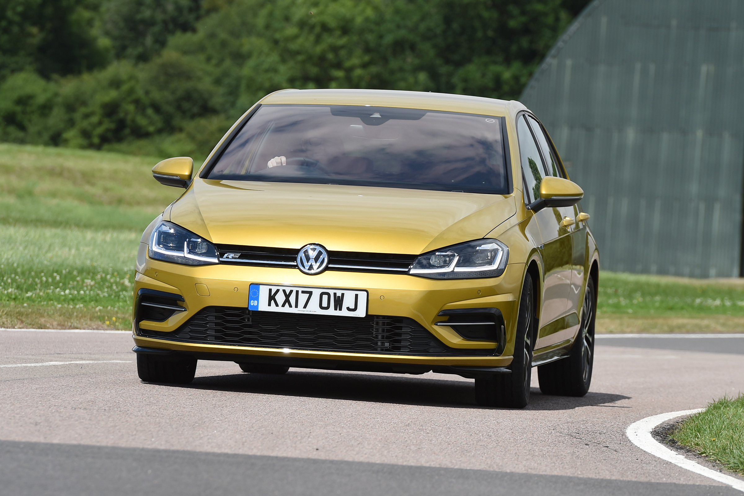 Volkswagen Golf - front