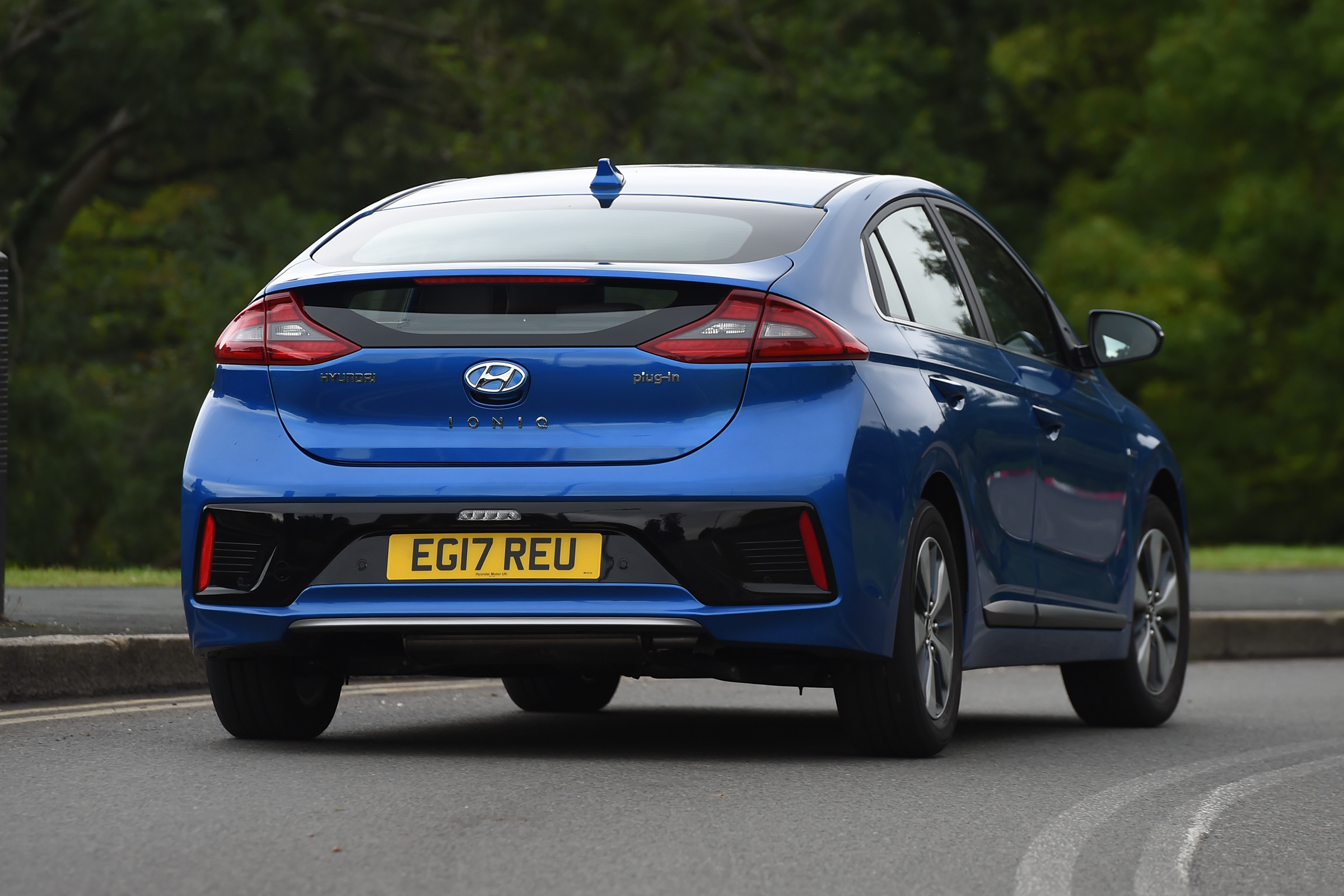 Hyundai Ioniq Plug-in - rear
