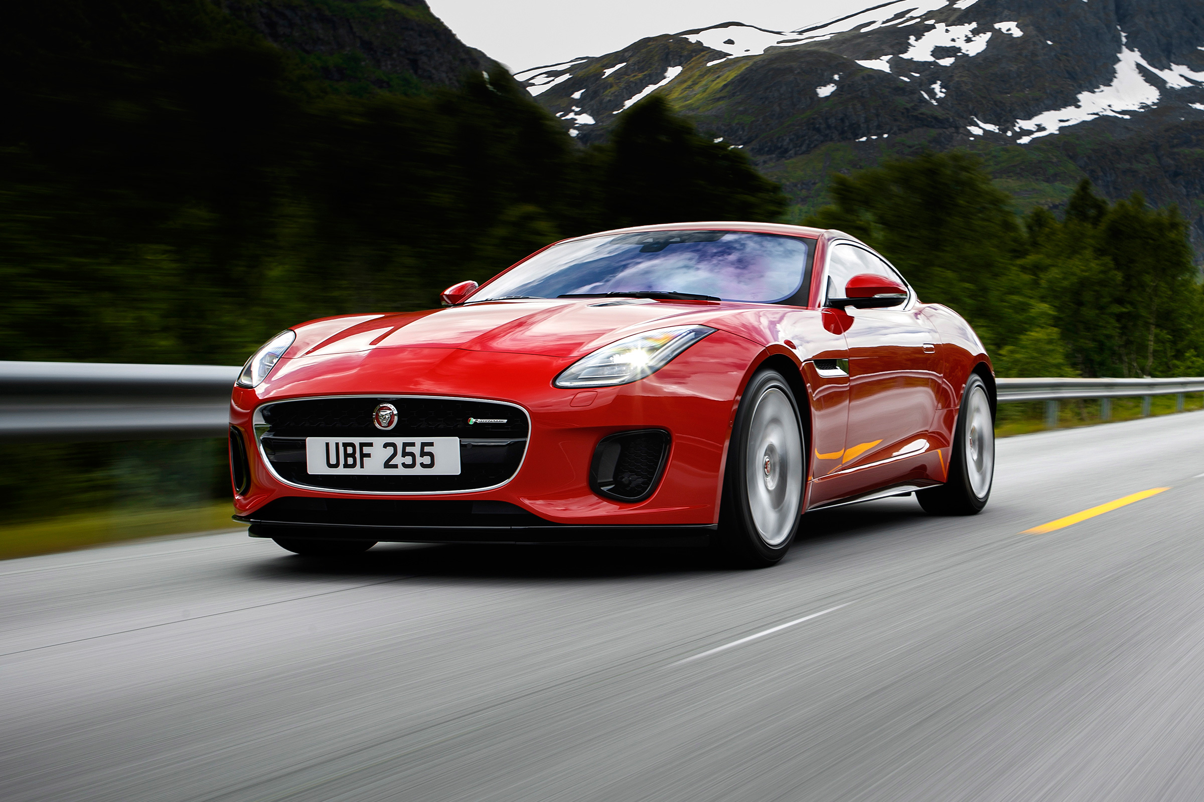Jaguar F-Type 4-cyl review - front