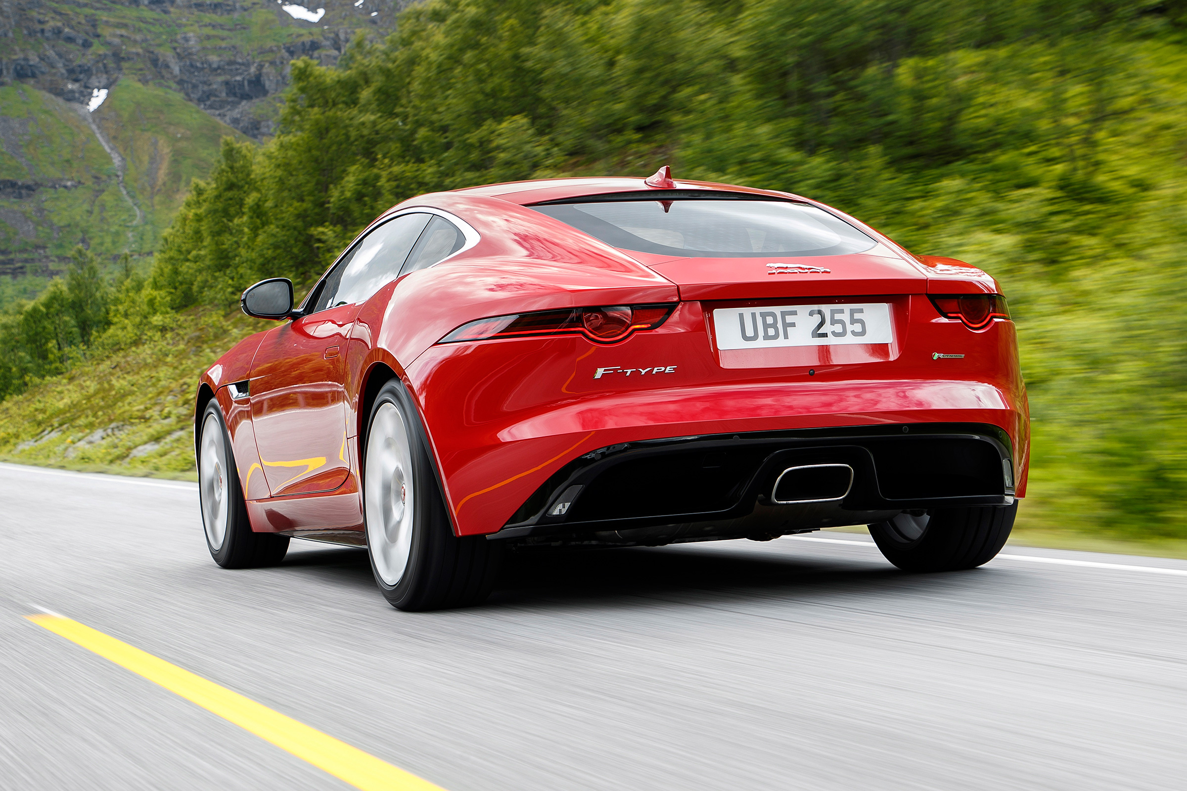 Jaguar F-Type 4-cyl review - rear