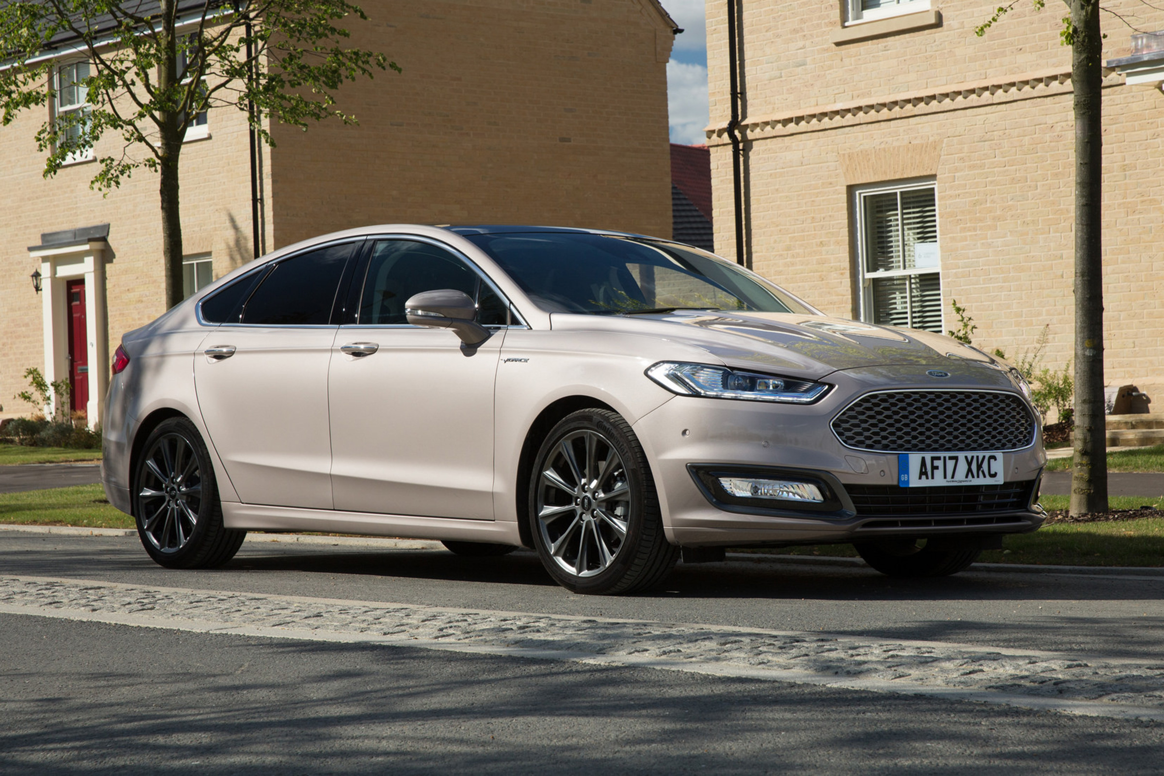 Ford Mondeo Vignale - front