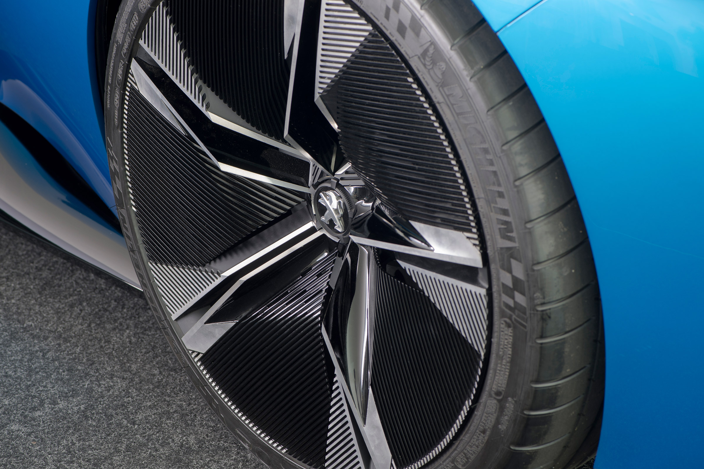 Peugeot Instinct Concept - wheel