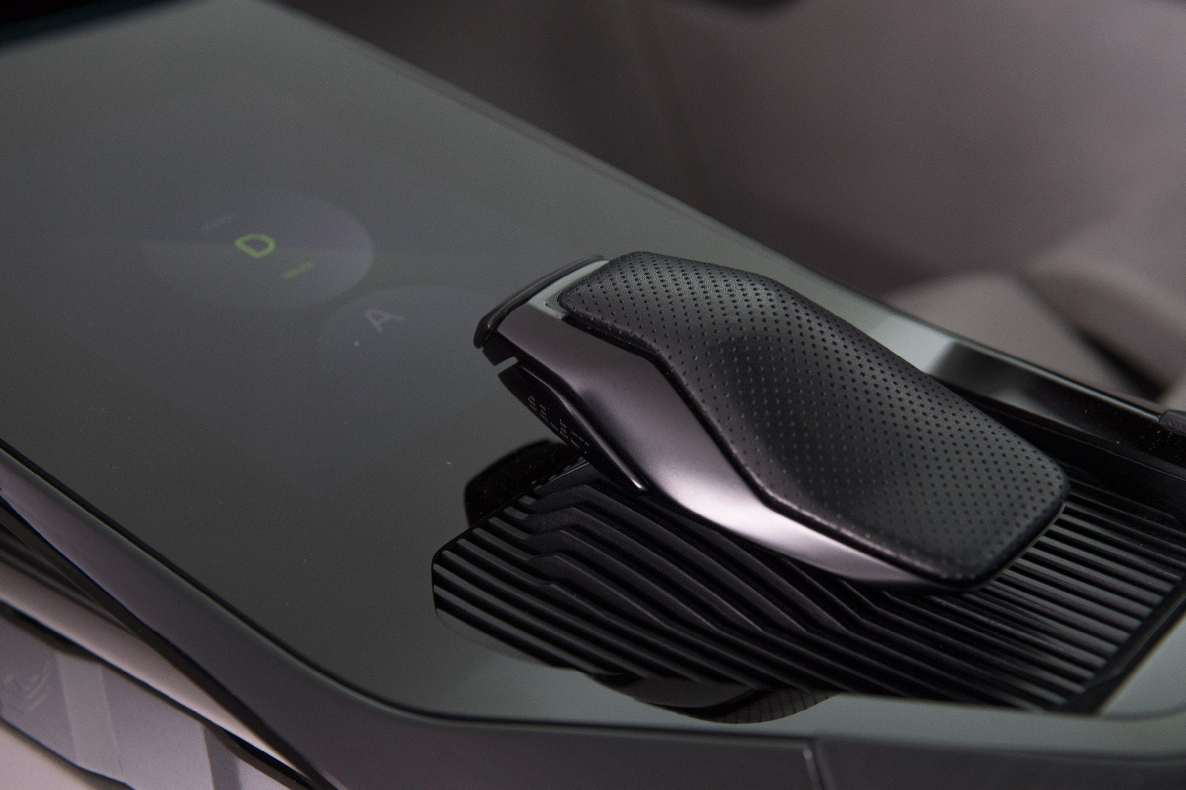 Peugeot Instinct Concept - controls