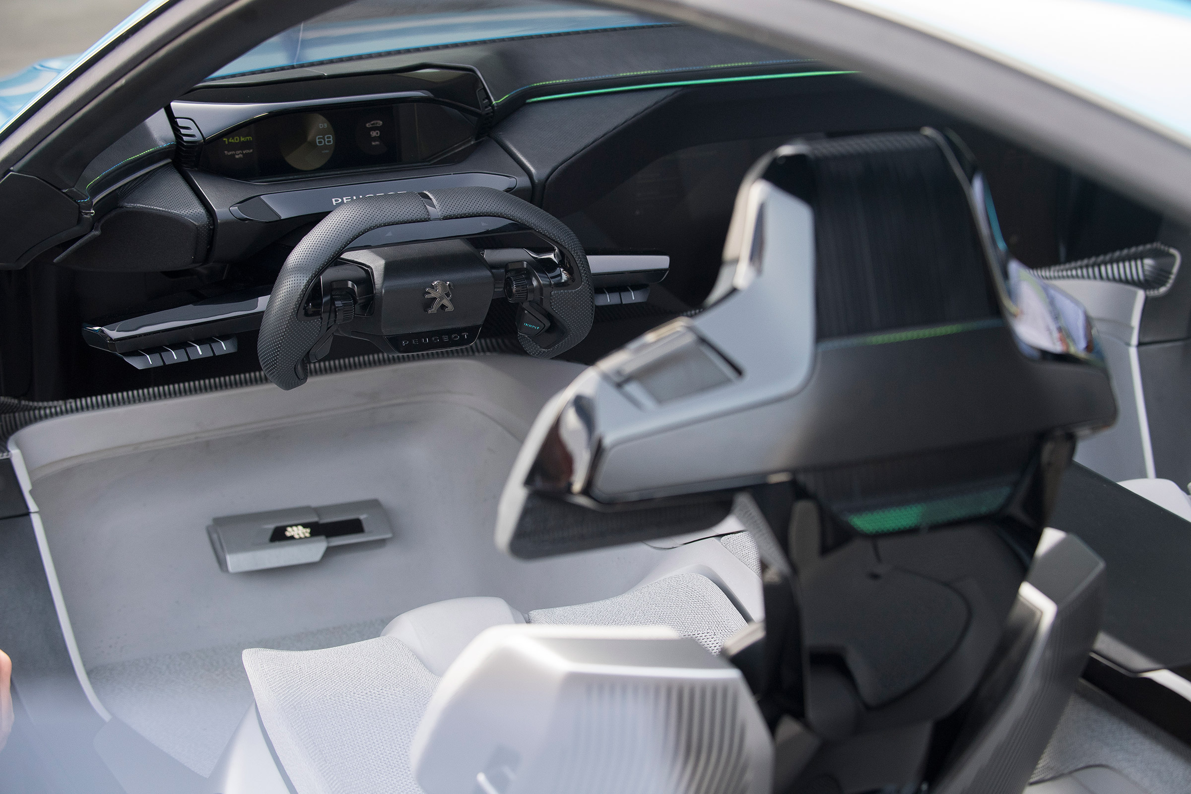 Peugeot Instinct Concept - dash