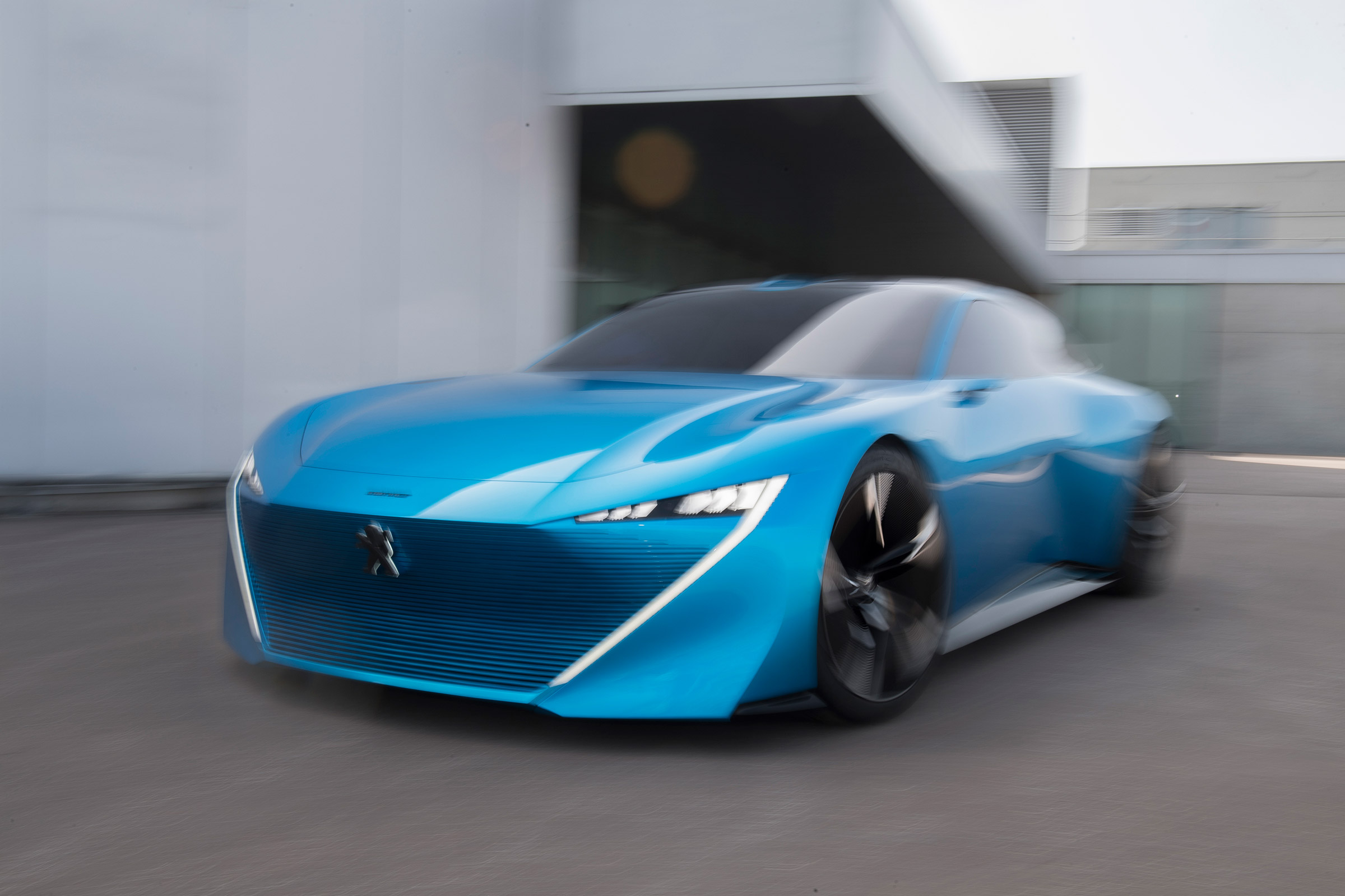 Peugeot Instinct Concept - front tracking