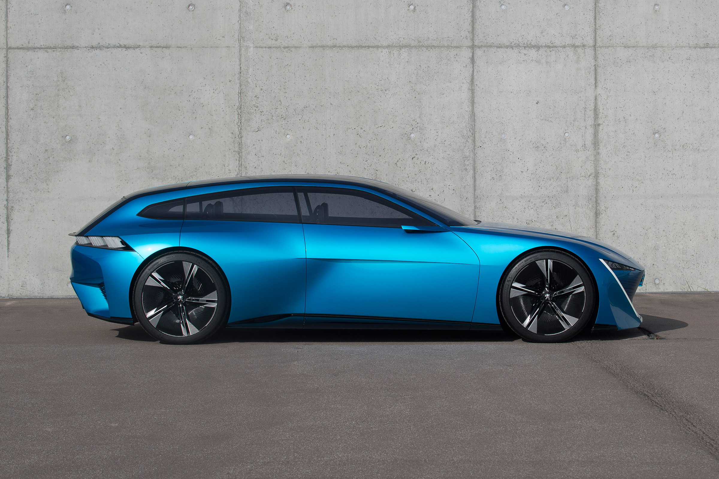 Peugeot Instinct Concept - side static