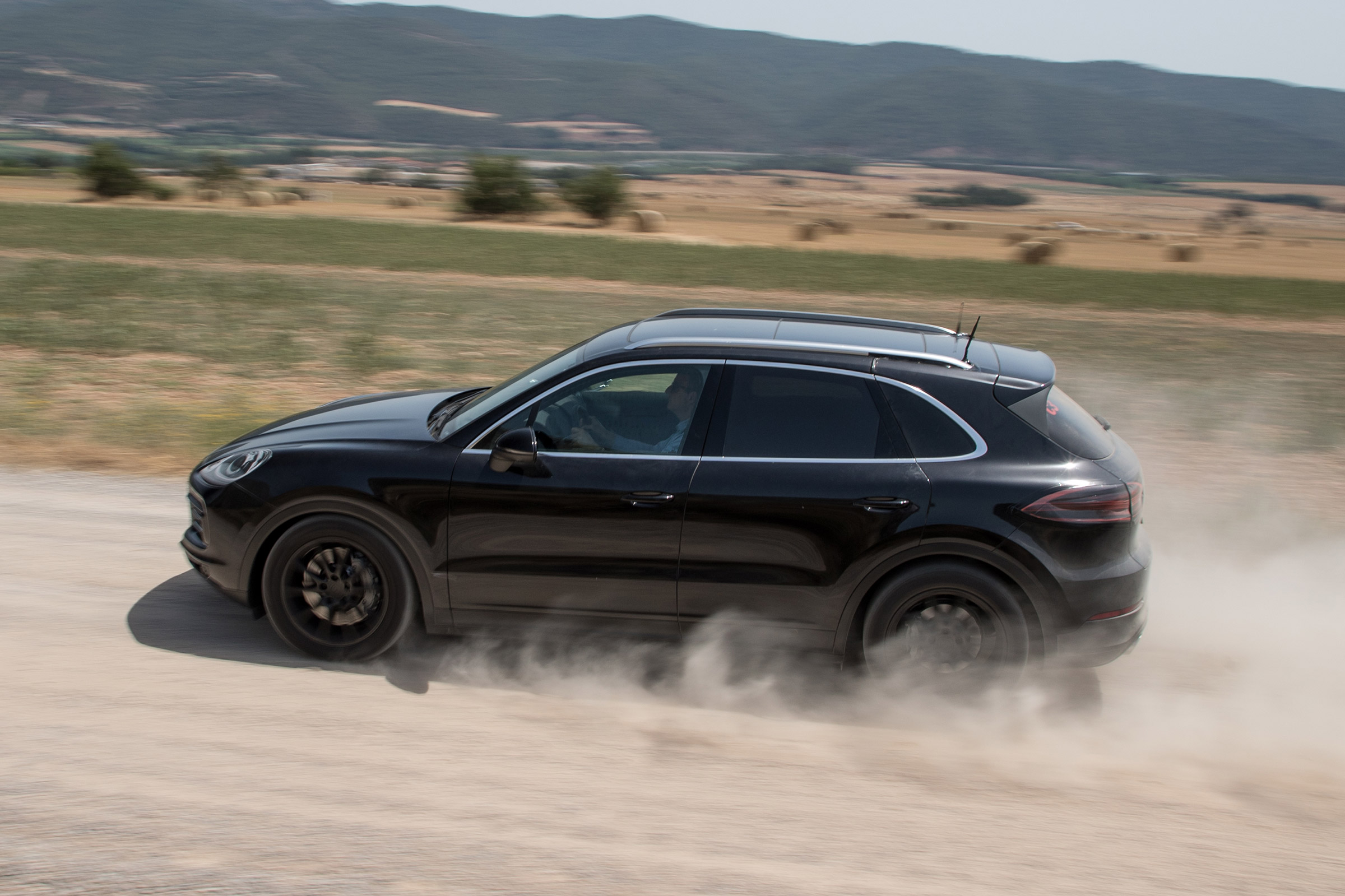 Porsche Cayenne prototype - side off-road
